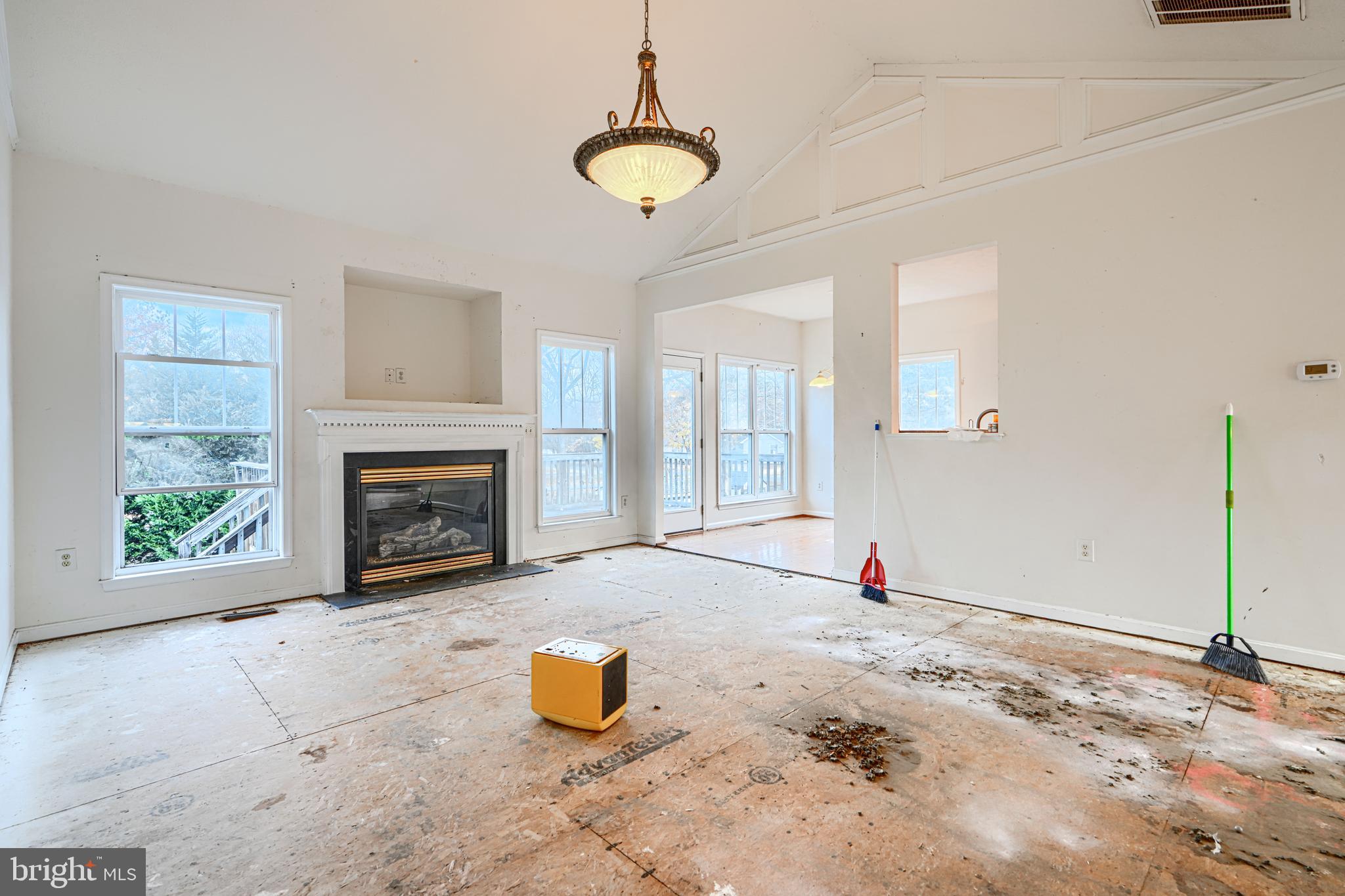 RIVERSIDE MEADOWS - Residential