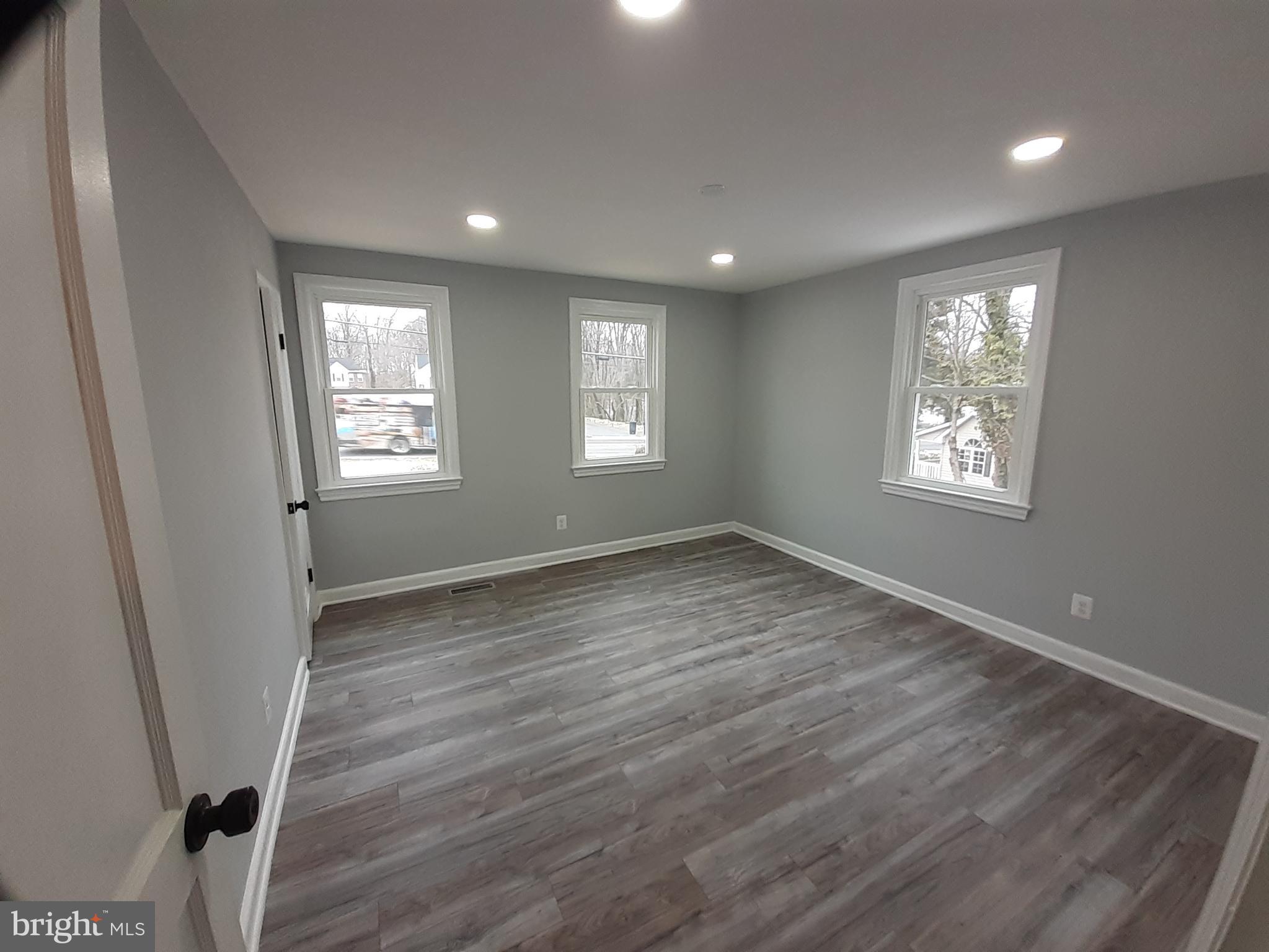 SUNNY ACRES - Residential