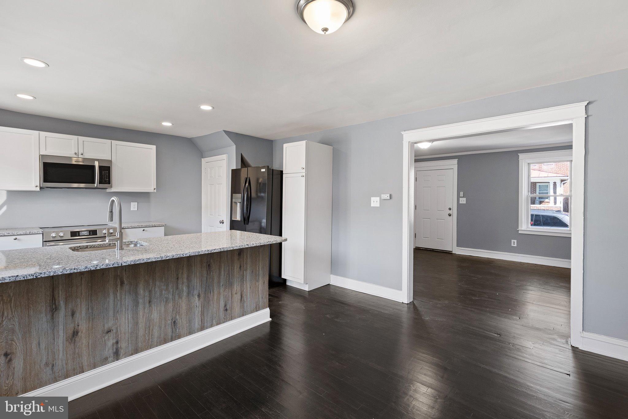 2704 THOMPSON PLACE