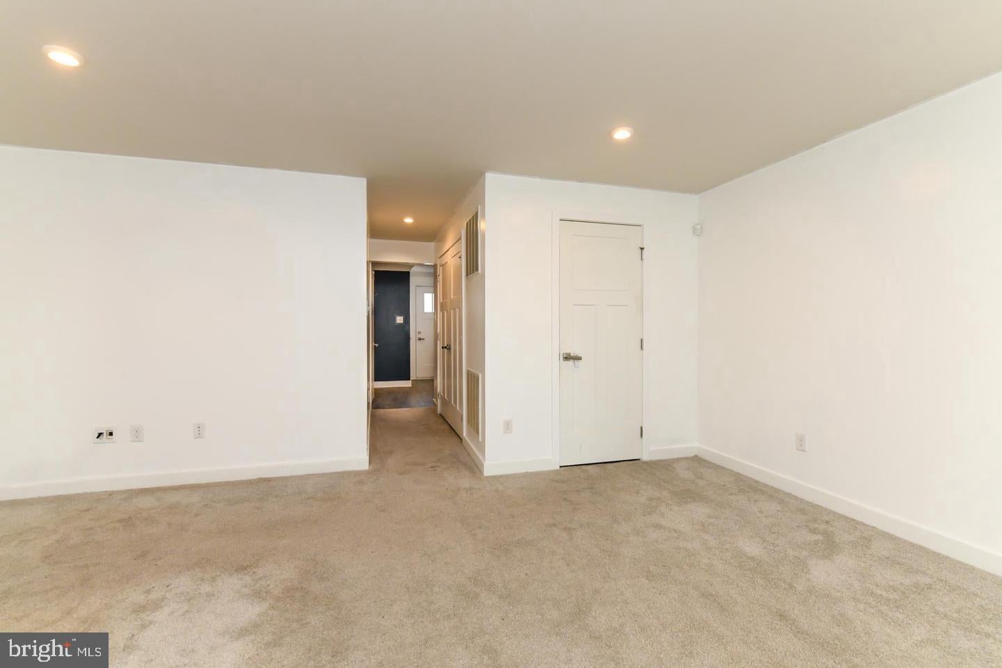 2606 LAMINGTON COURT