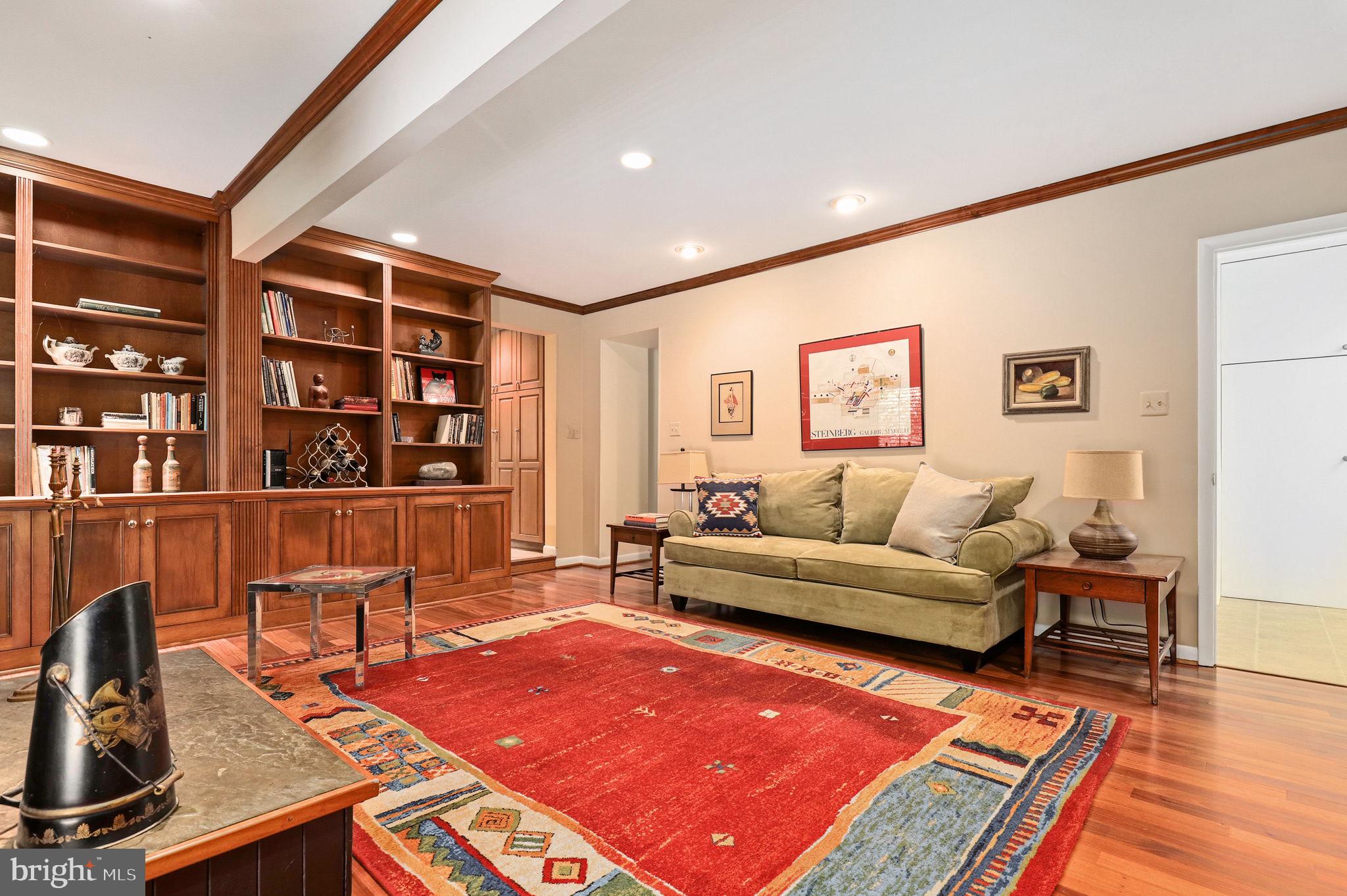 OWINGS MANOR - Residential