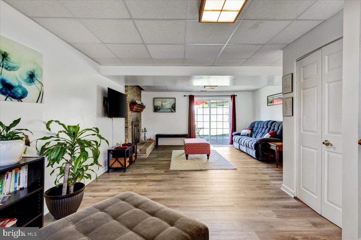 HUNTERS WOODS - Residential