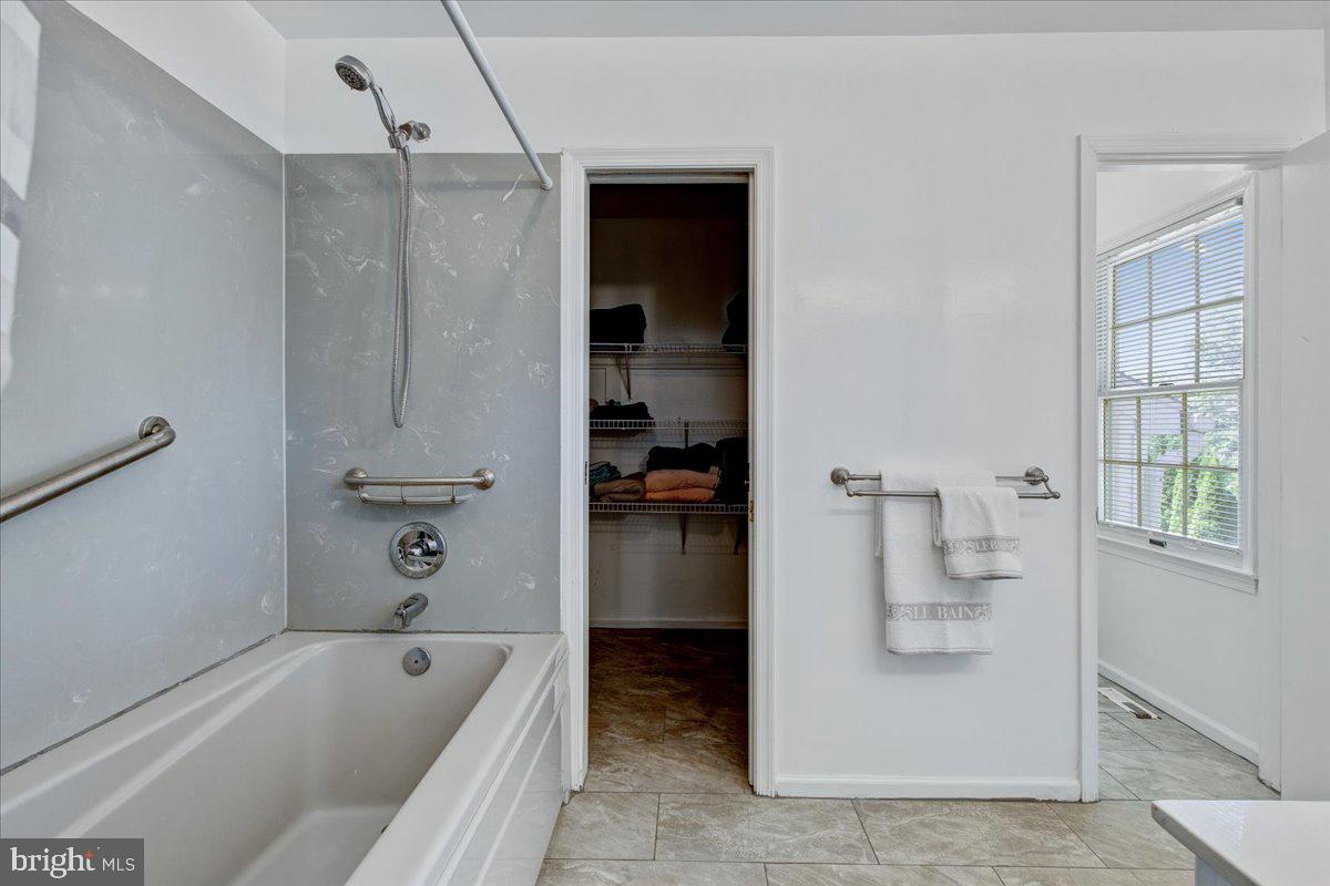 HUNTERS WOODS - Residential