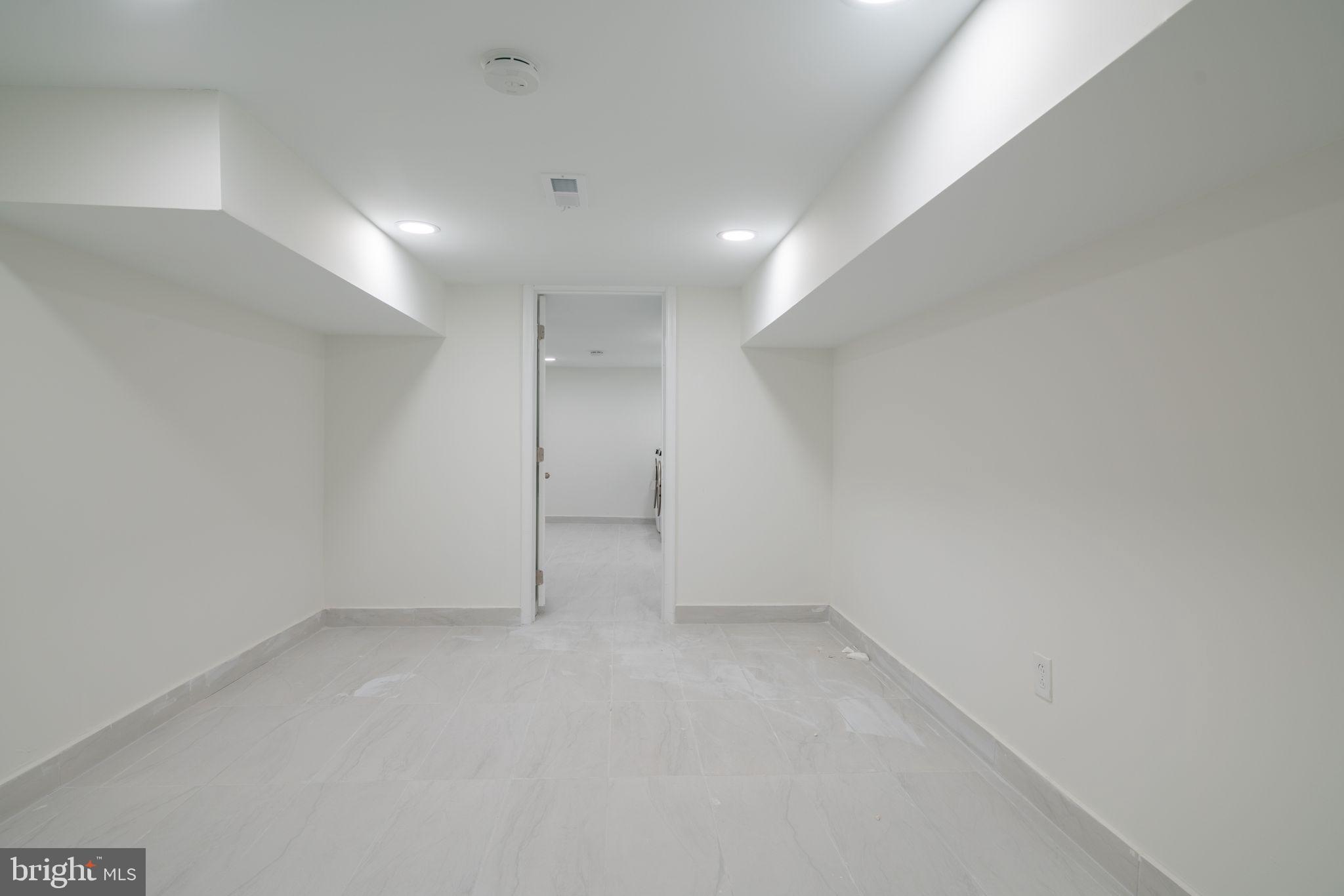 POINT BREEZE - Residential Lease