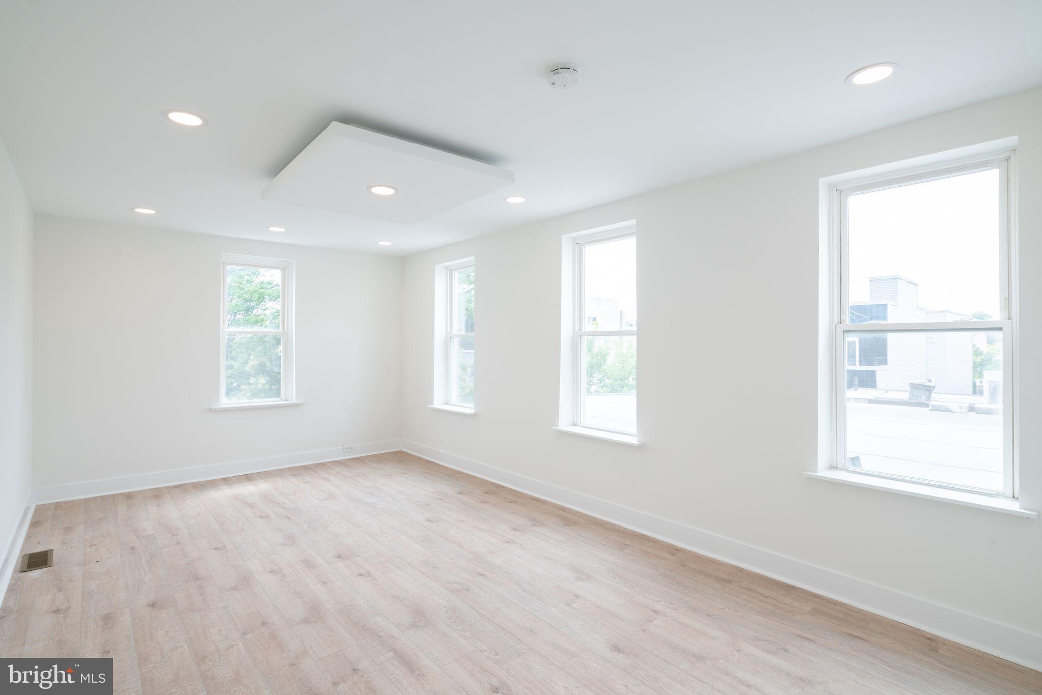 POINT BREEZE - Residential Lease