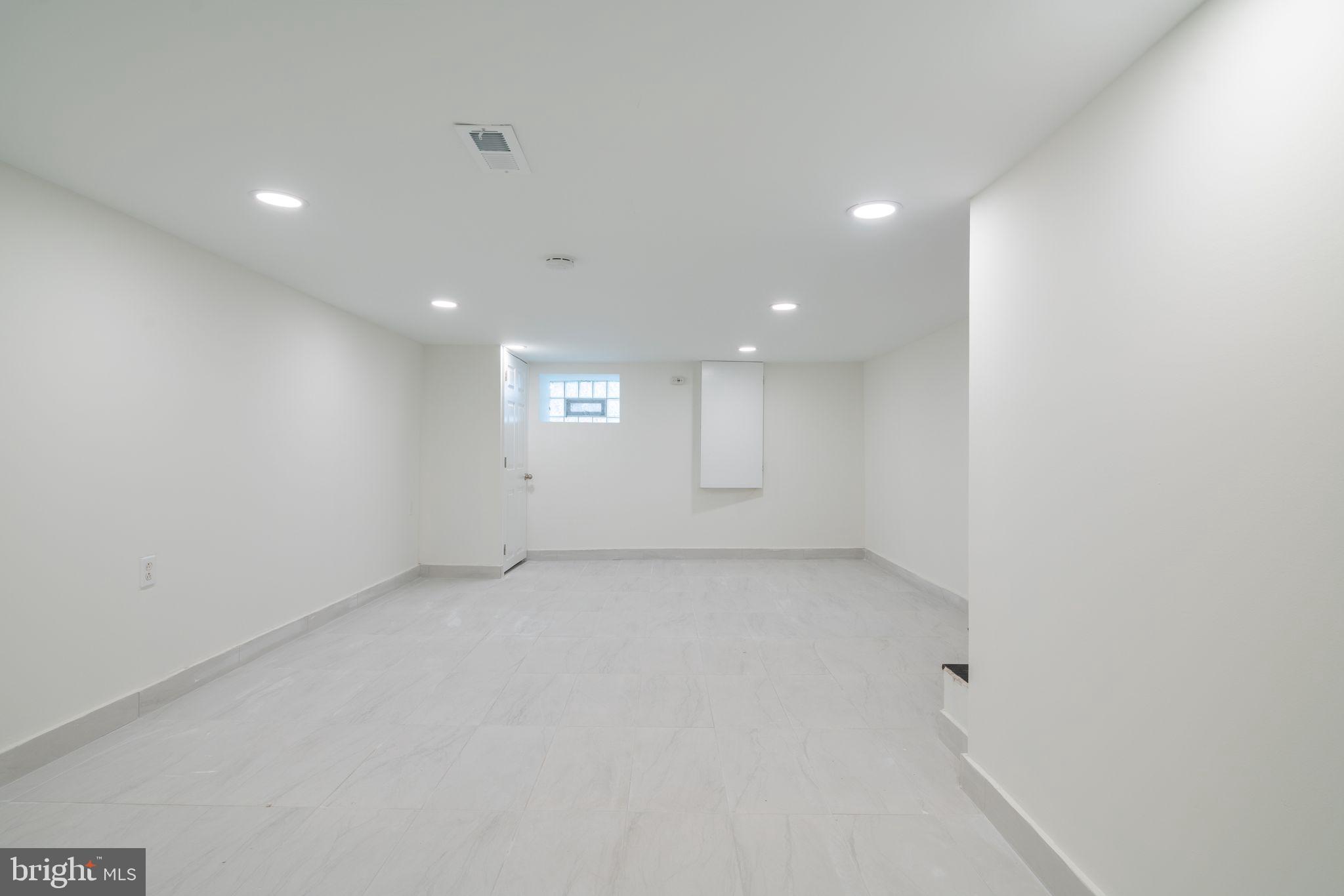 POINT BREEZE - Residential Lease