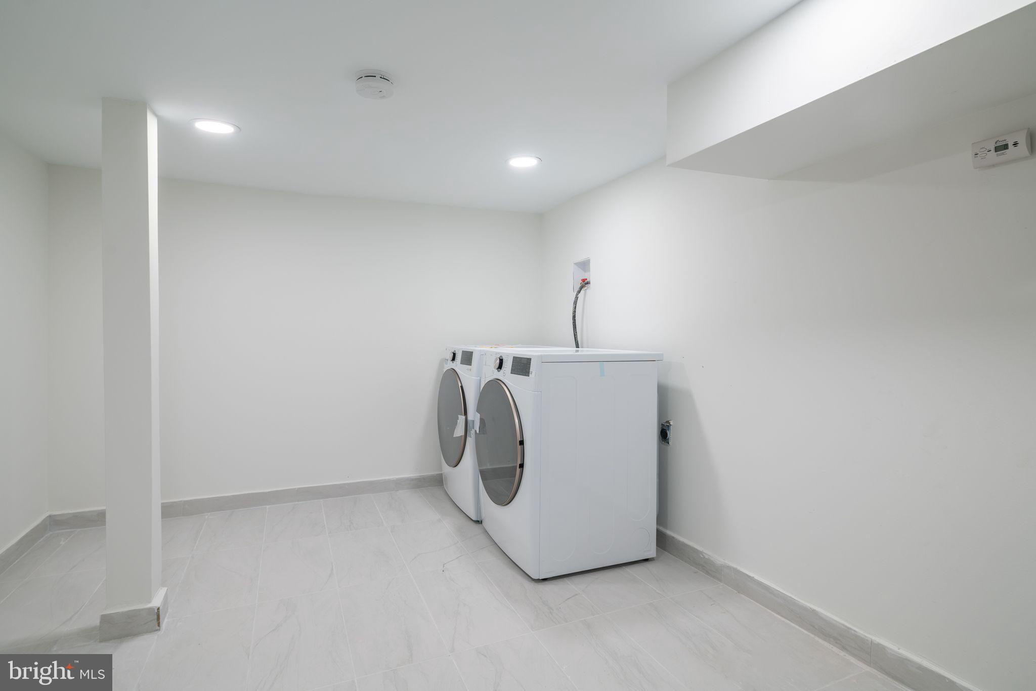 POINT BREEZE - Residential Lease