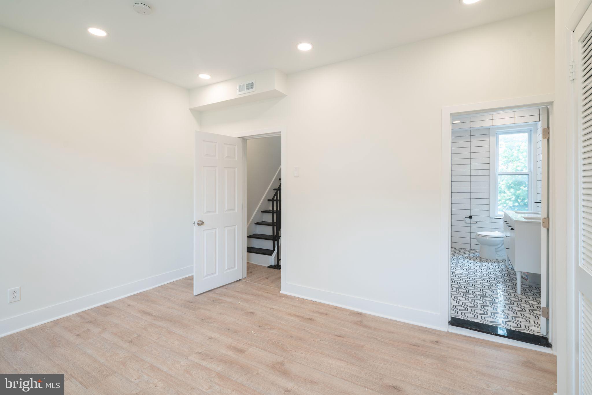 POINT BREEZE - Residential Lease