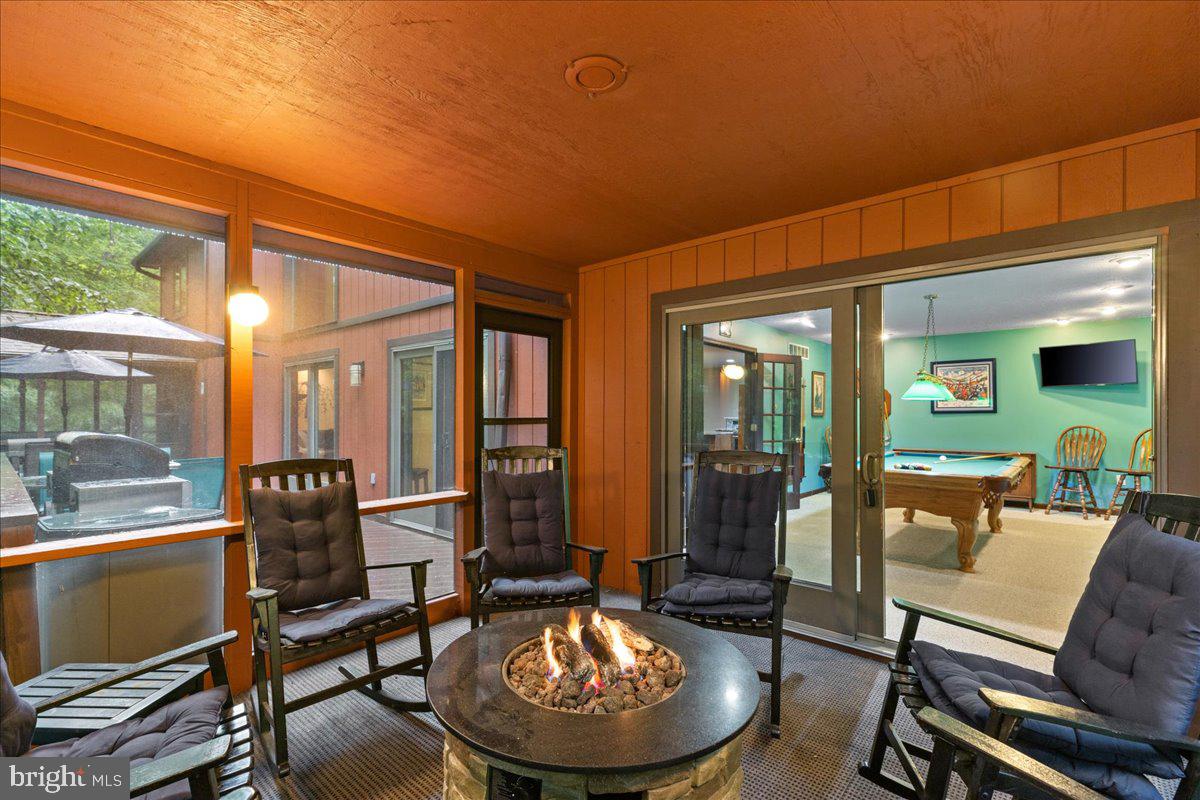 POCONO PINES - Residential