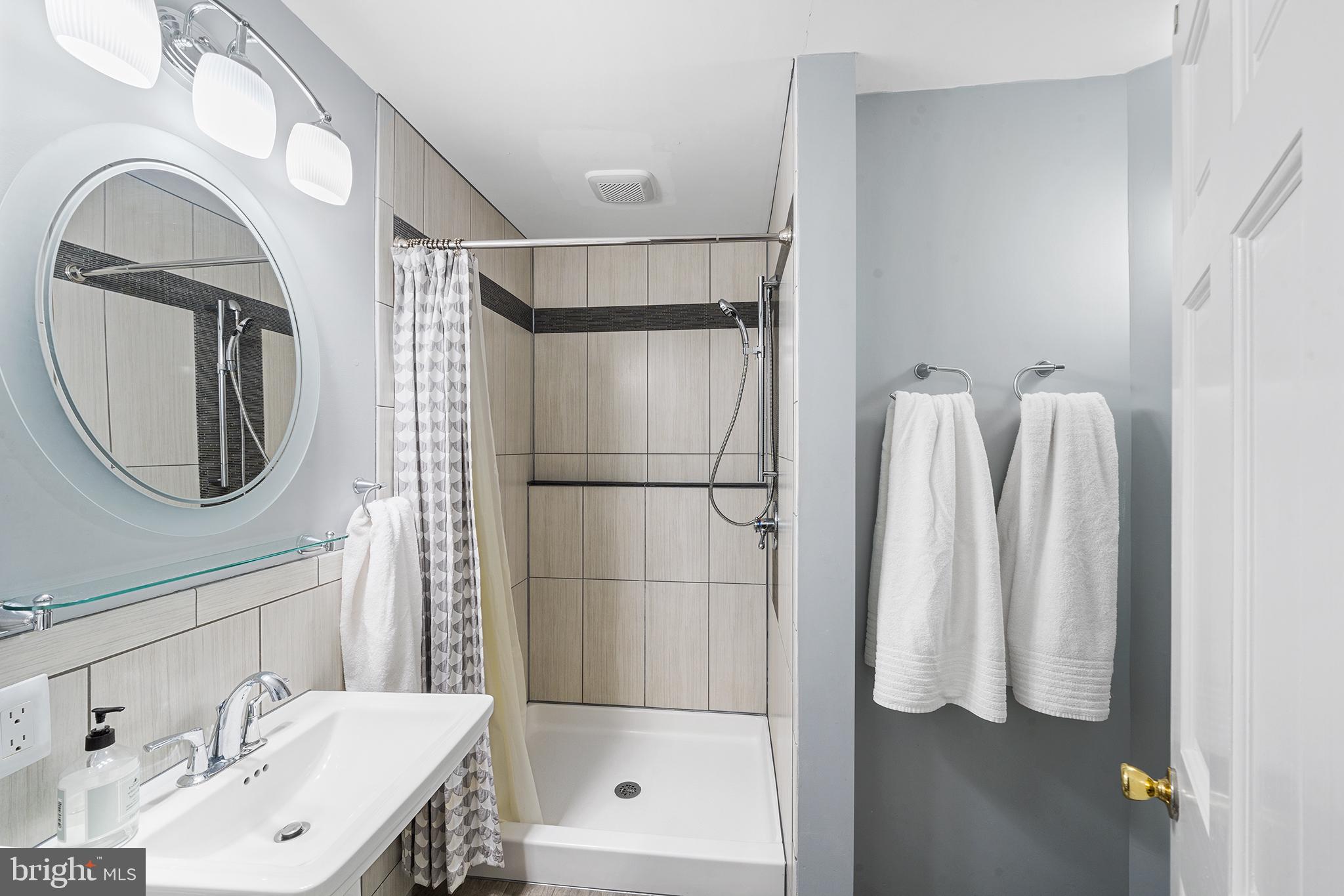 POCONO PINES - Residential