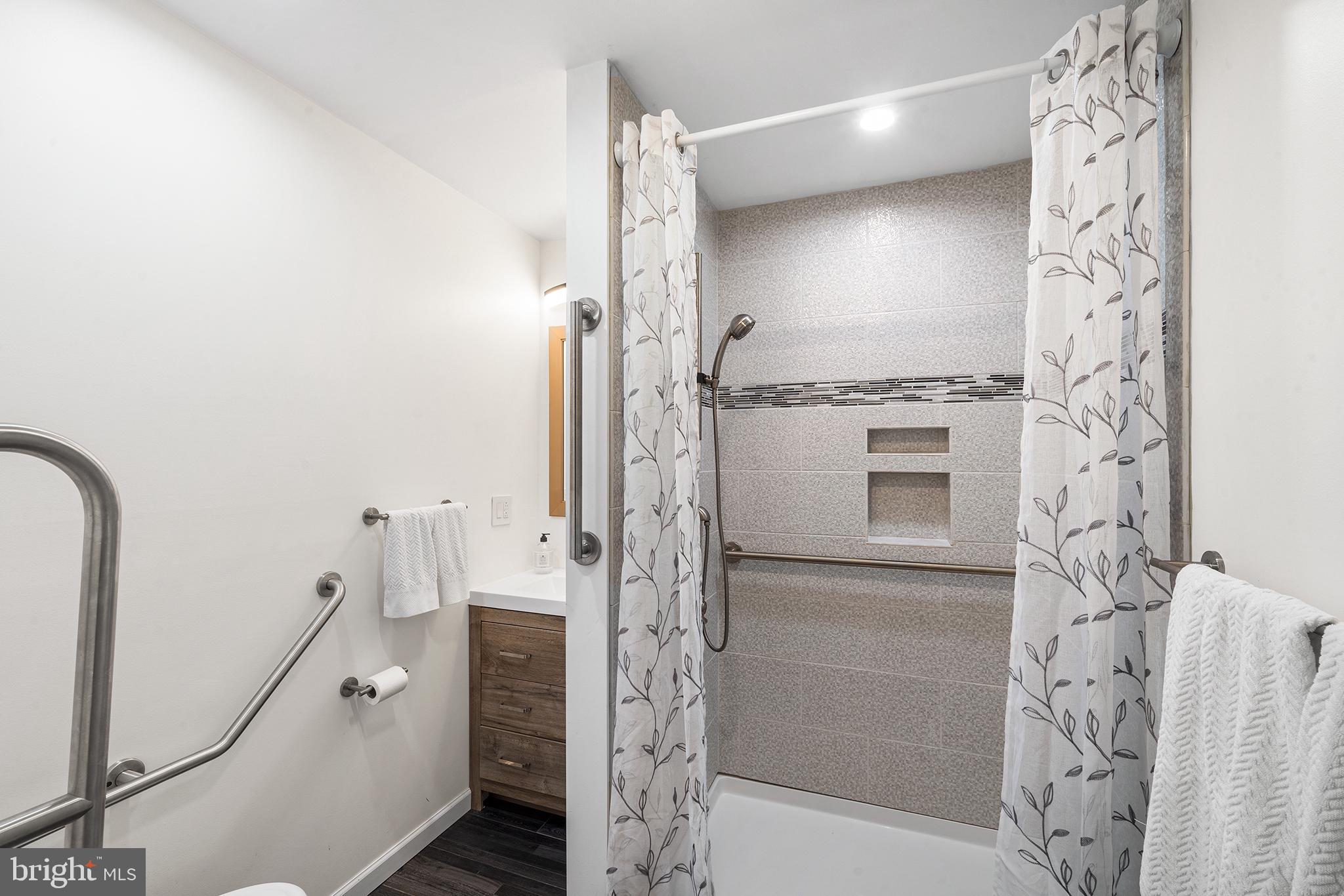 POCONO PINES - Residential