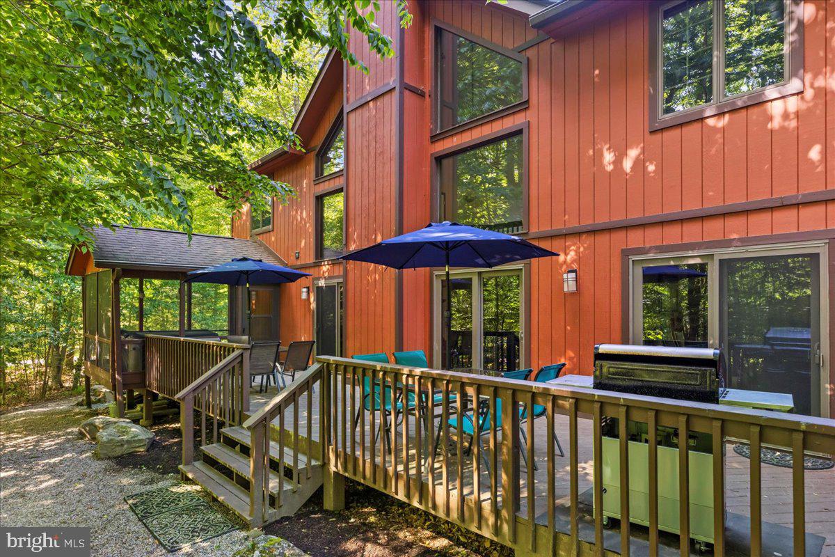 POCONO PINES - Residential