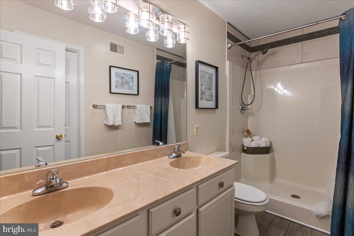 POCONO PINES - Residential