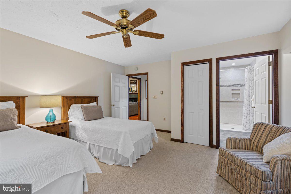 POCONO PINES - Residential