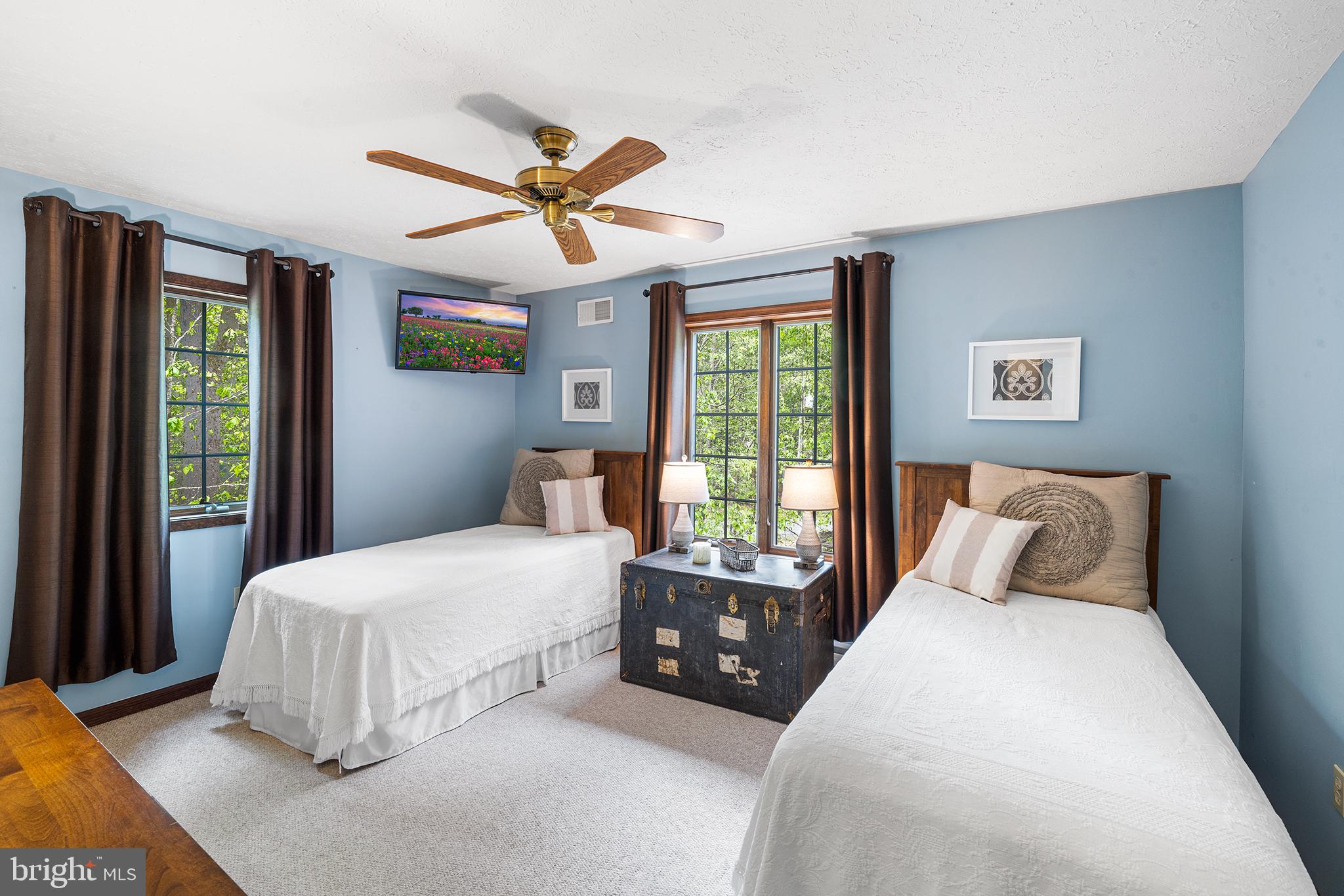 POCONO PINES - Residential