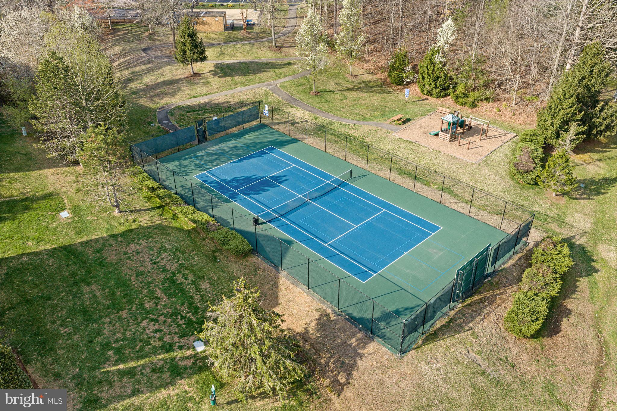 LAKE RIDGE POINTE CONDO - Residential