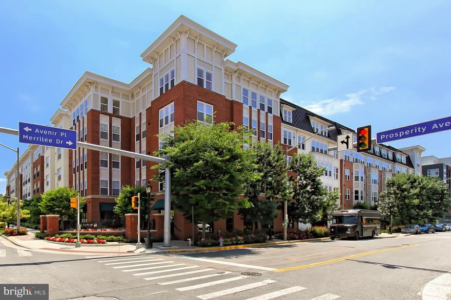 Location !! Bright 2 Bed & 2 Bath condo with 2 balconies overlooking swimming pool w/ 1 garage parking, close to Dunn Loring Metro stop & Mosaic District! Open floor plan, kitchen w/42" cabinets, granite, full size washer & dryer, fabulous amenities, pool, fitness, basketball, pub, concierge, more! Harris Teeter across the street. Enjoy all Mosaic District has to offer, dining, shops, nightlife.