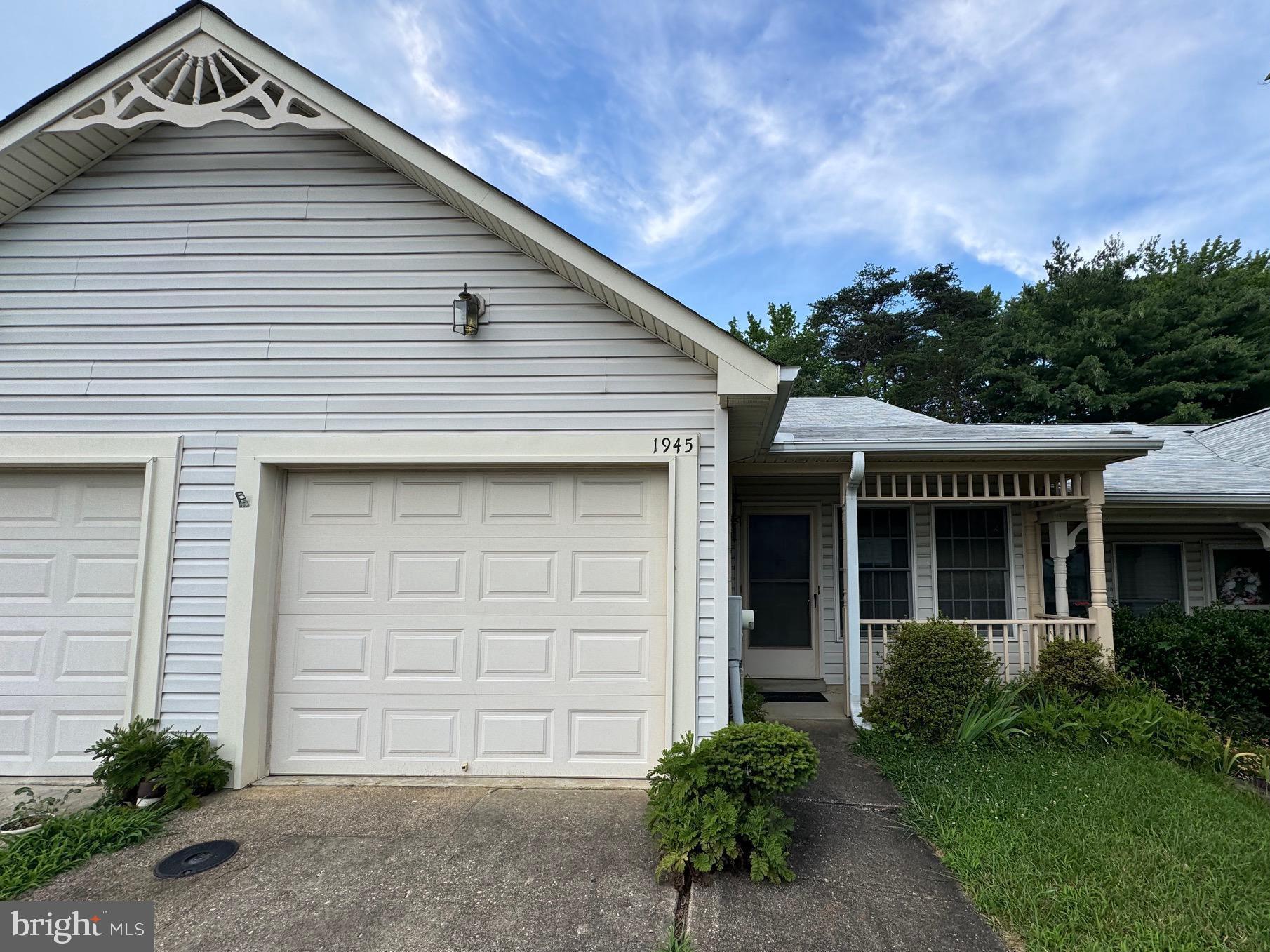 Heritage Harbour community offers it all for its residents. Move into the convenience of one level living here. Home is also partially fenced for some added privacy. Subject is sold in as is condition, seller nor buyer can make any repairs prior to closing. Property is owned by the US Dept. of HUD, HUD Case #241-916291. Insurability Code: ie. Seller makes no representations or warranties as to property condition and HUD Homes are sold “AS-IS” only. Seller may contribute up to 3% for buyer’s closing costs, upon buyer request. EHO. SELLER DOES NOT ALLOW ASSIGNED CONTRACTS.