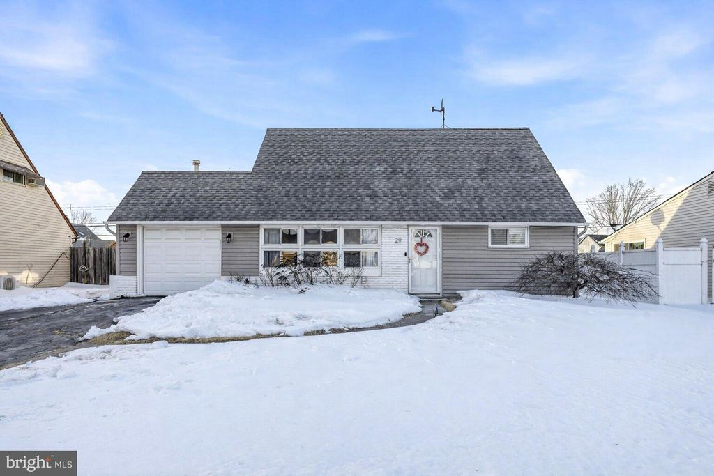 Photo of 29 New Pond Lane, LEVITTOWN, PA 19054 (MLS # PABU2113740)