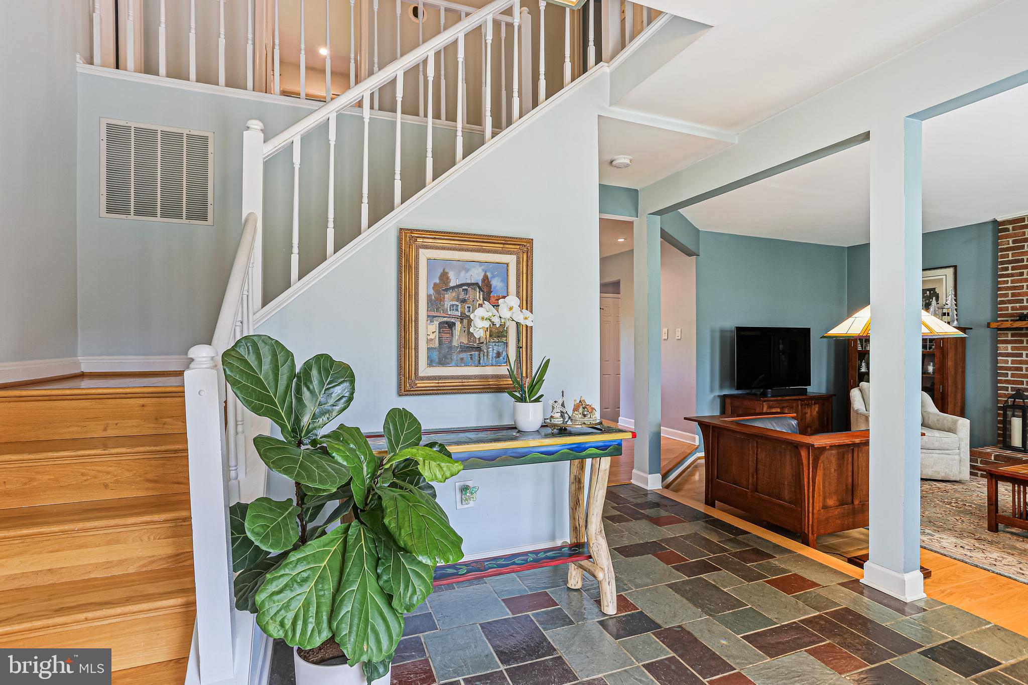 8668 FELSVIEW DRIVE