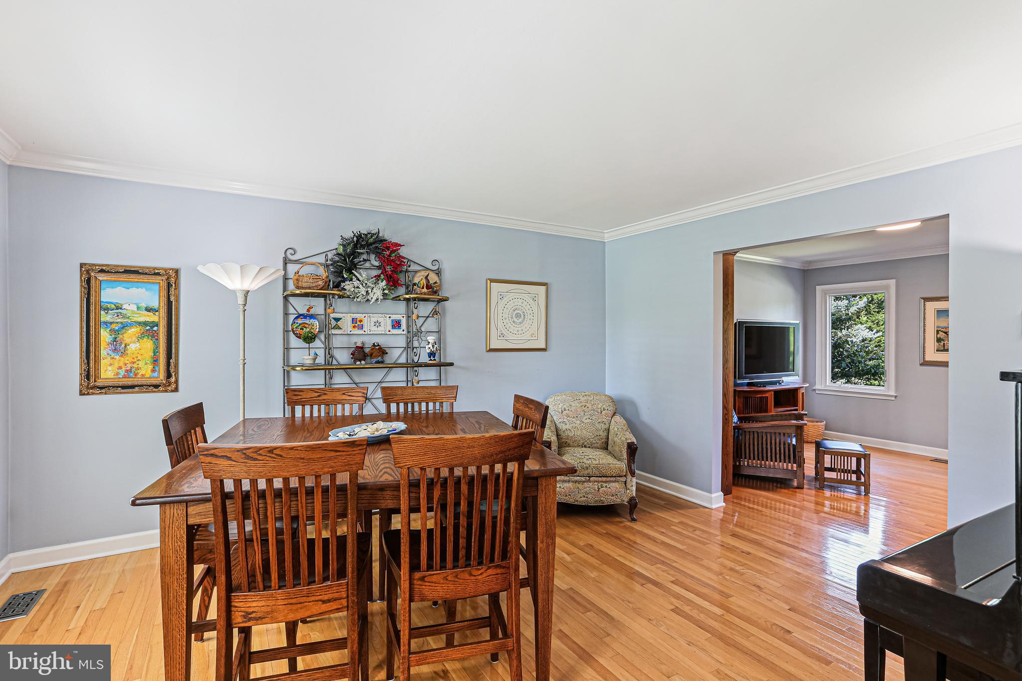 8668 FELSVIEW DRIVE
