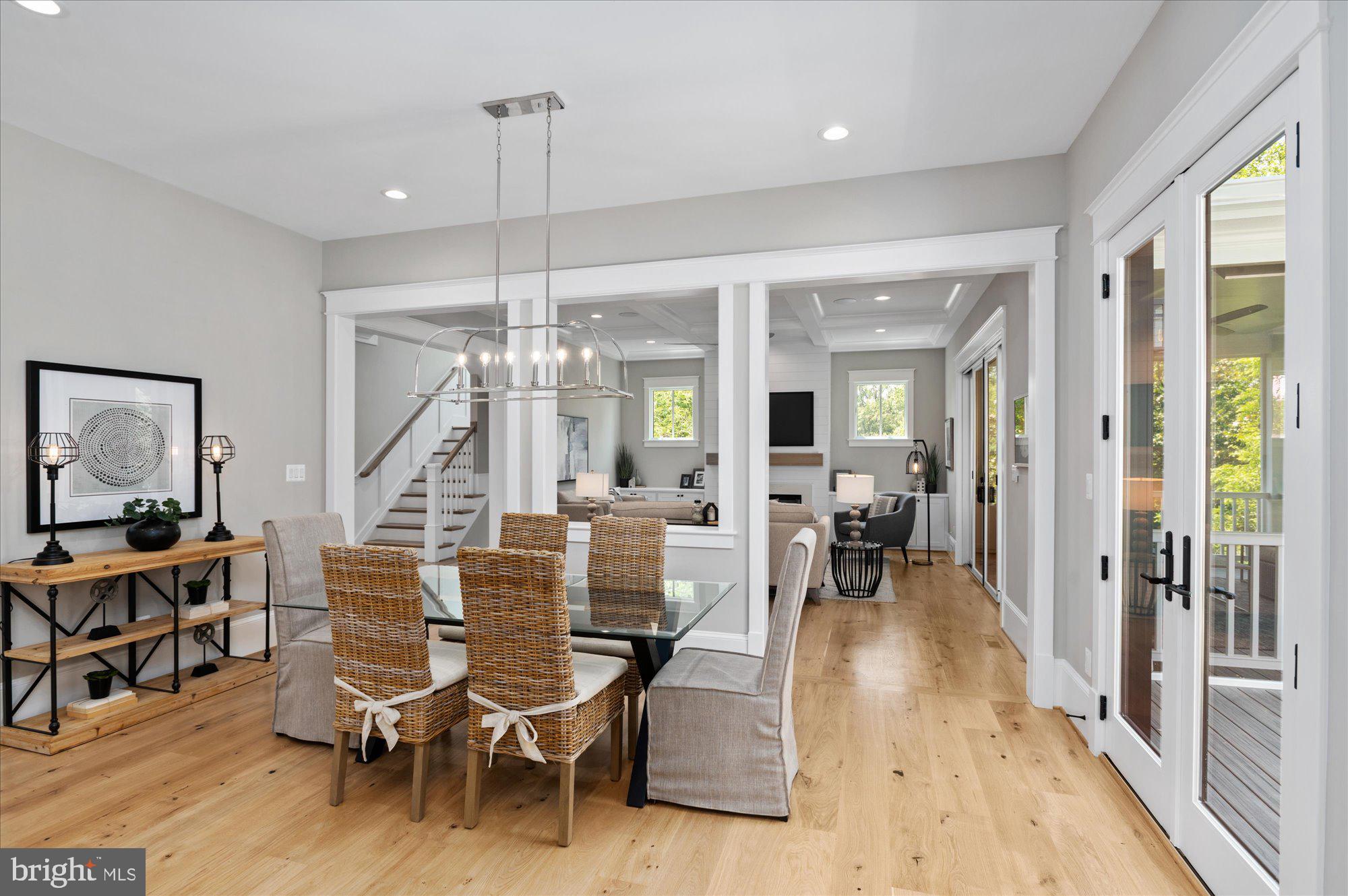 CRESCENT HILLS - Residential