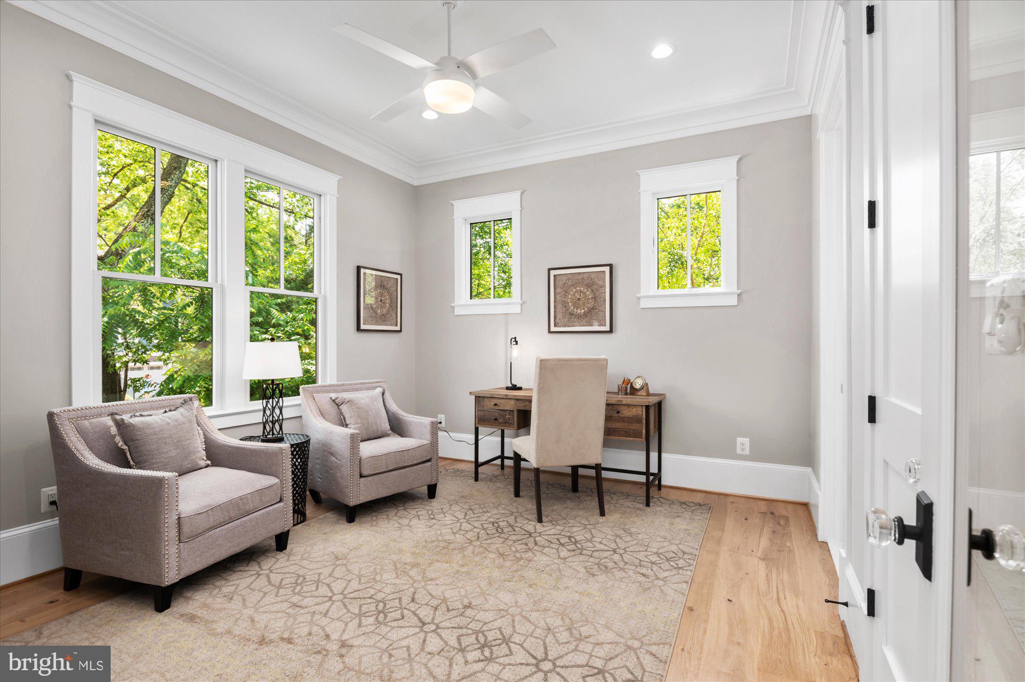 CRESCENT HILLS - Residential