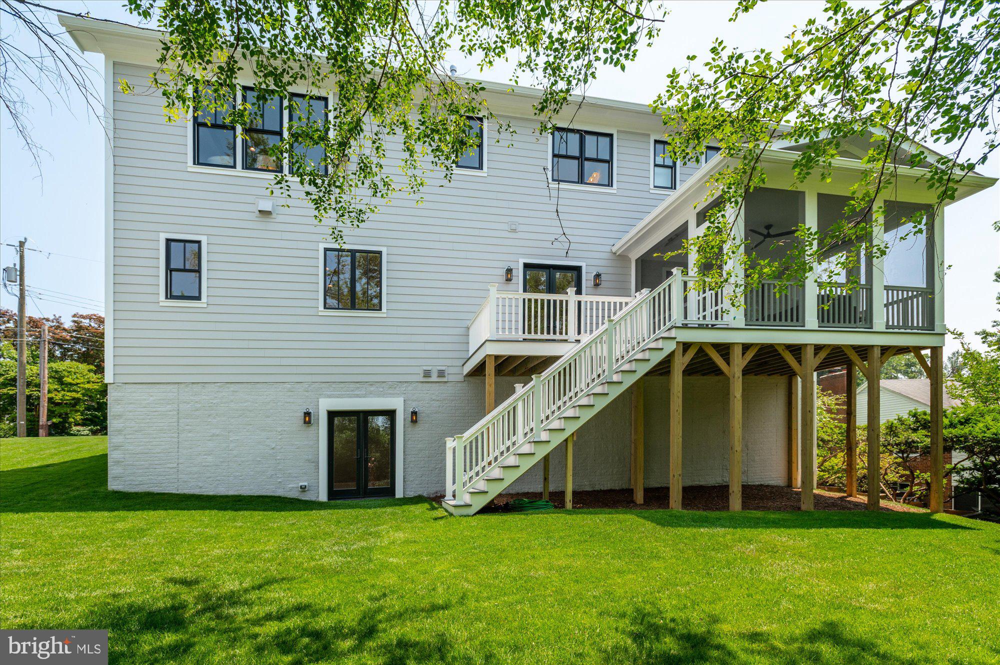 CRESCENT HILLS - Residential