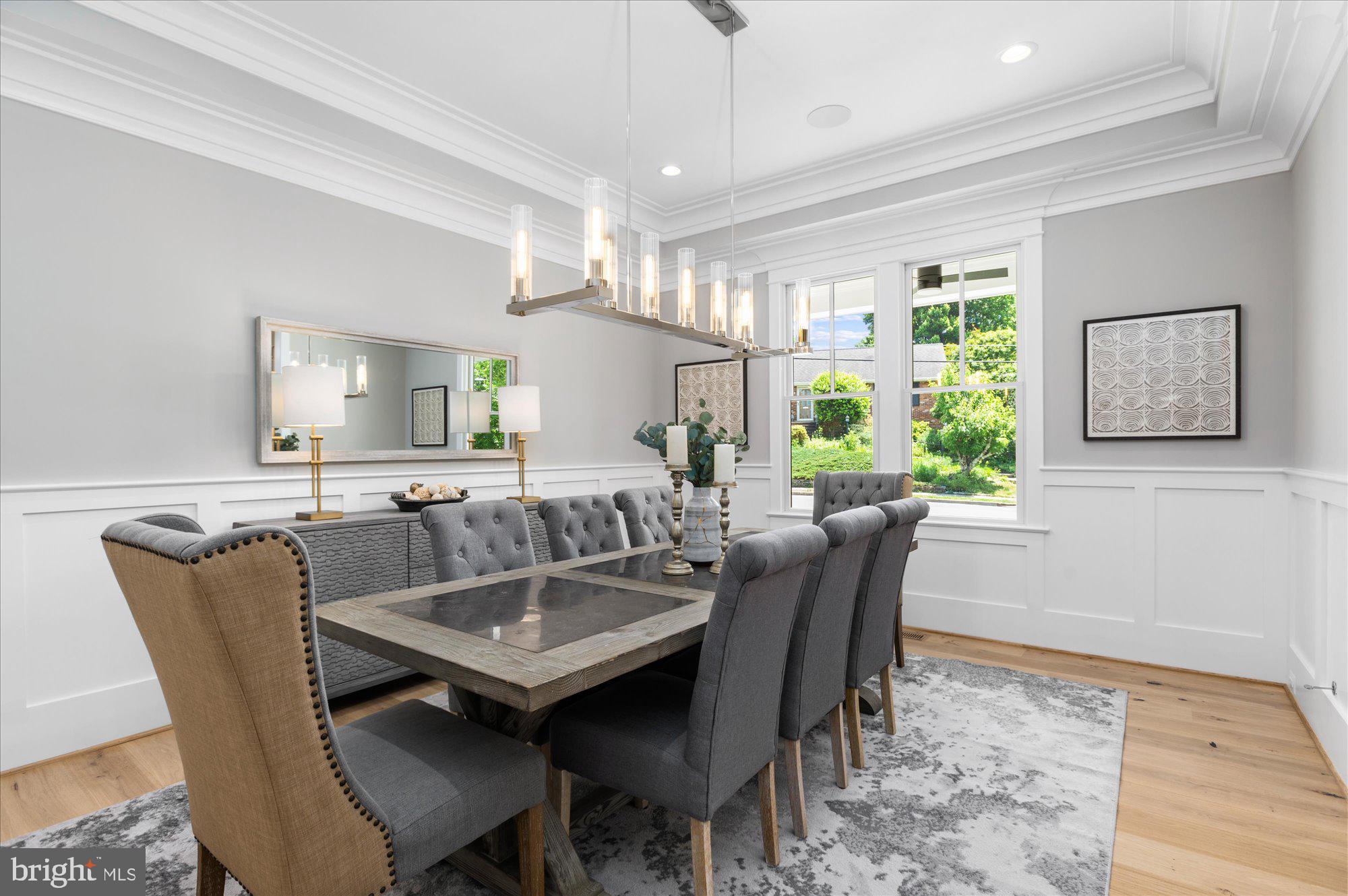 CRESCENT HILLS - Residential