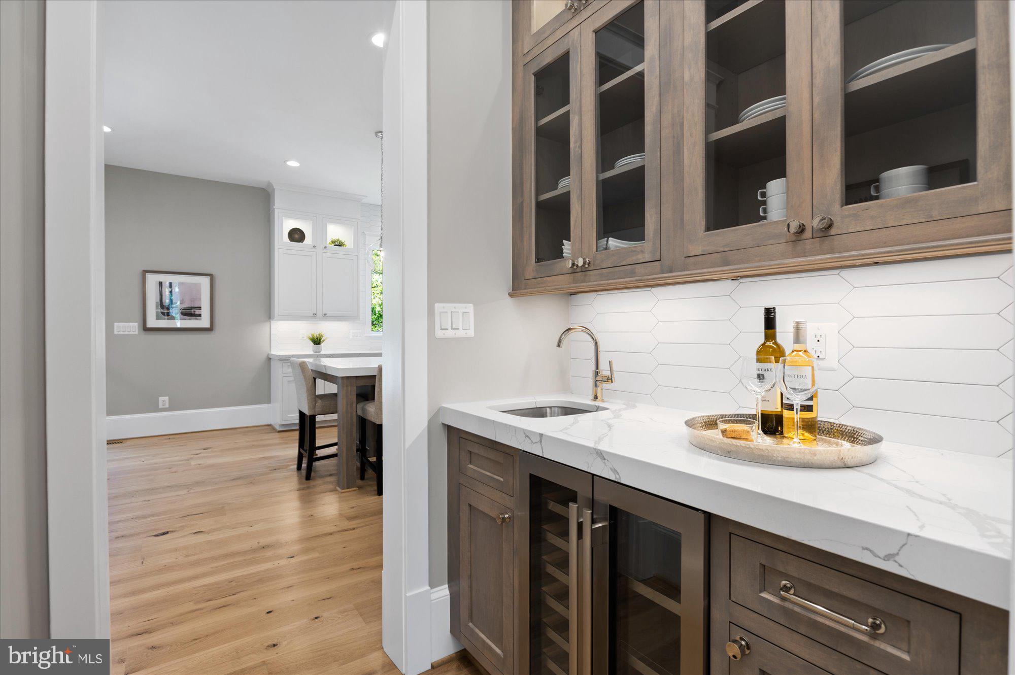 CRESCENT HILLS - Residential