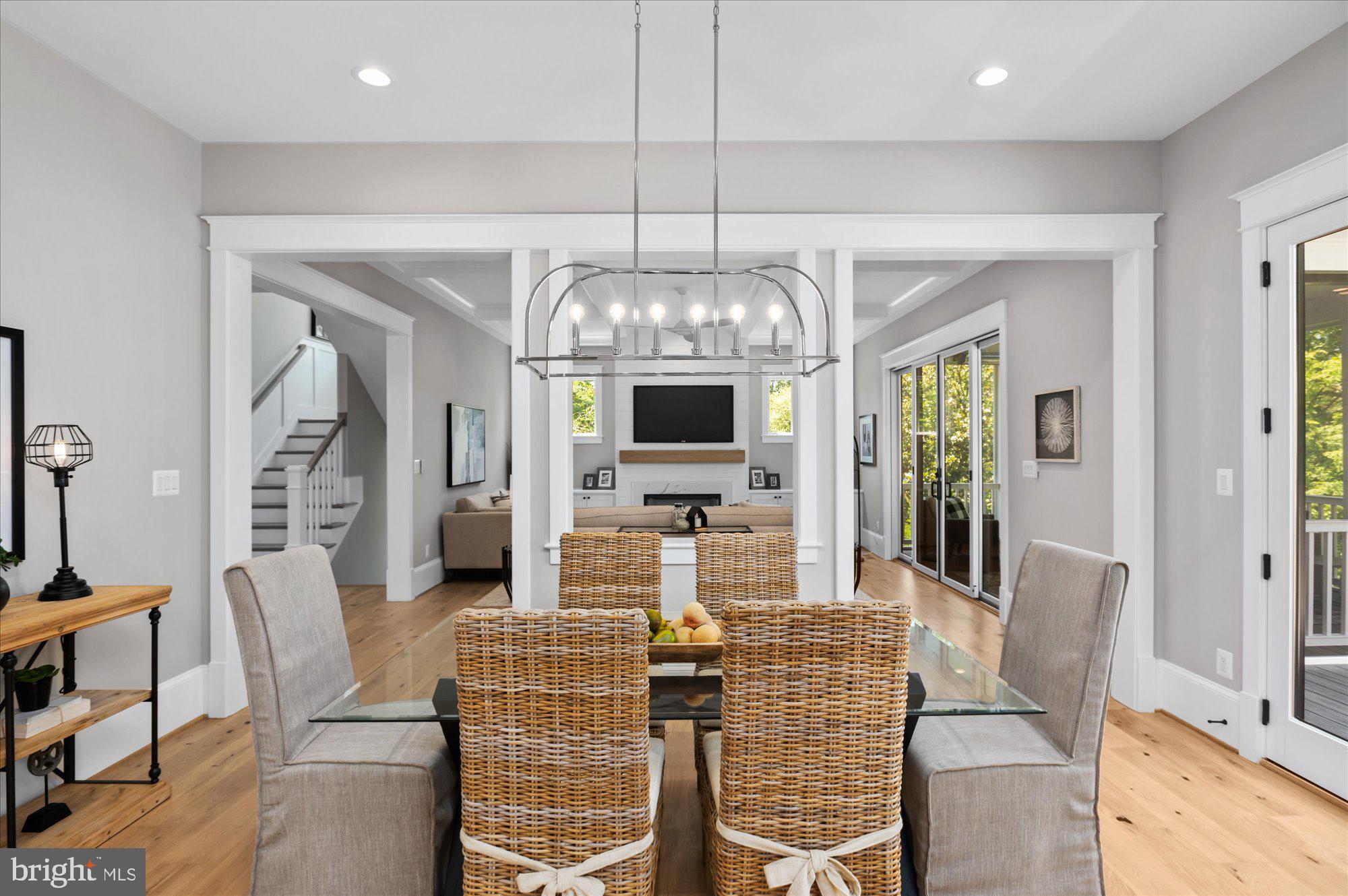 CRESCENT HILLS - Residential