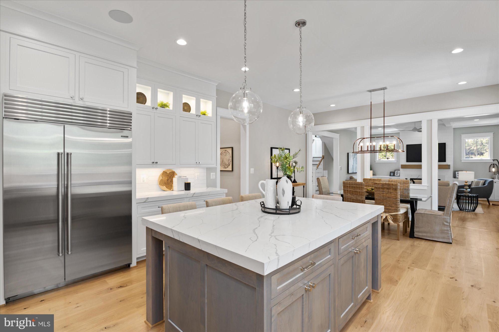 CRESCENT HILLS - Residential