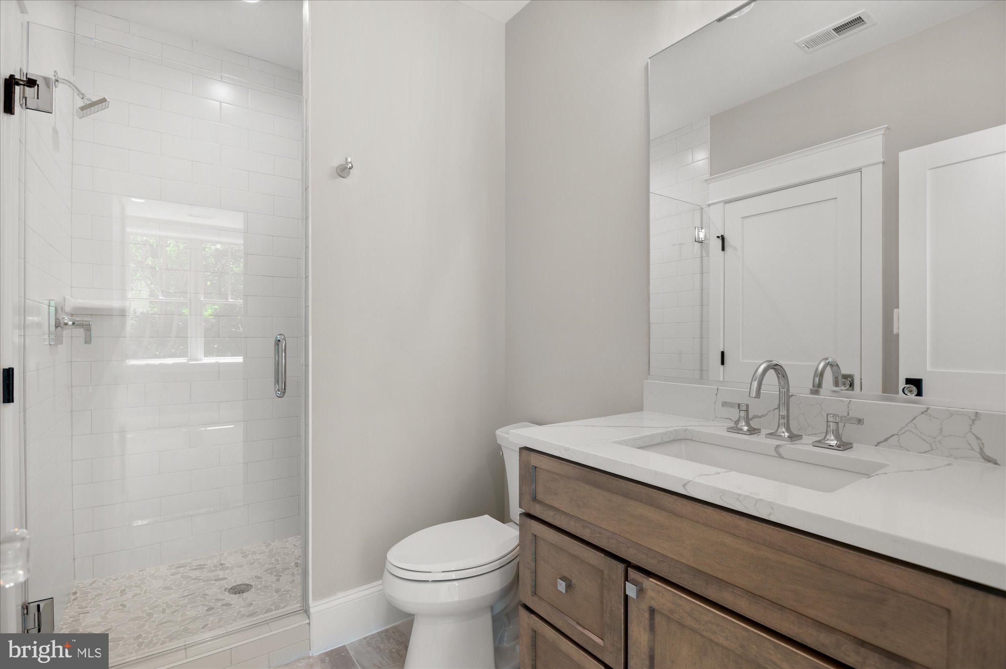 CRESCENT HILLS - Residential