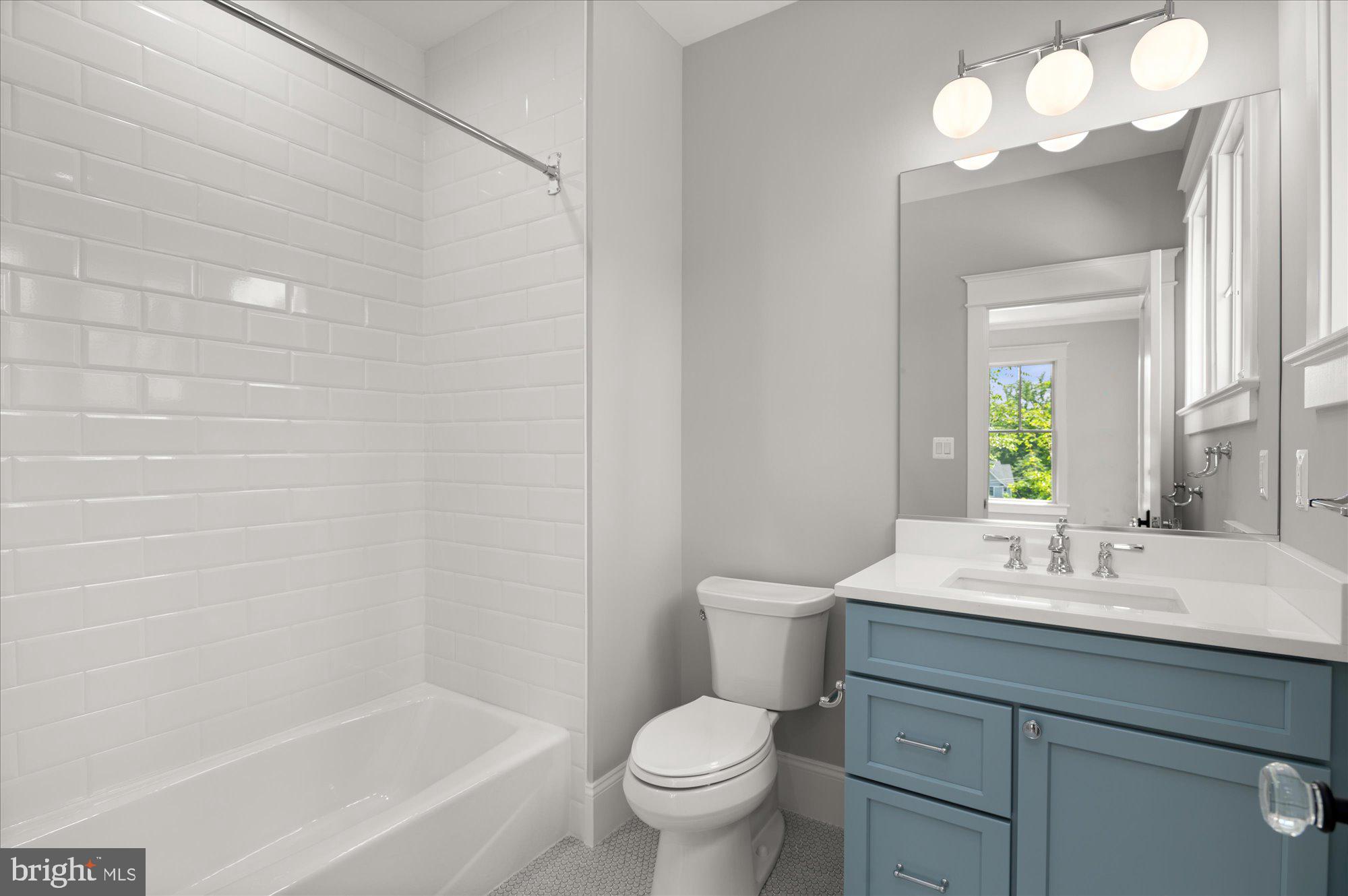 CRESCENT HILLS - Residential