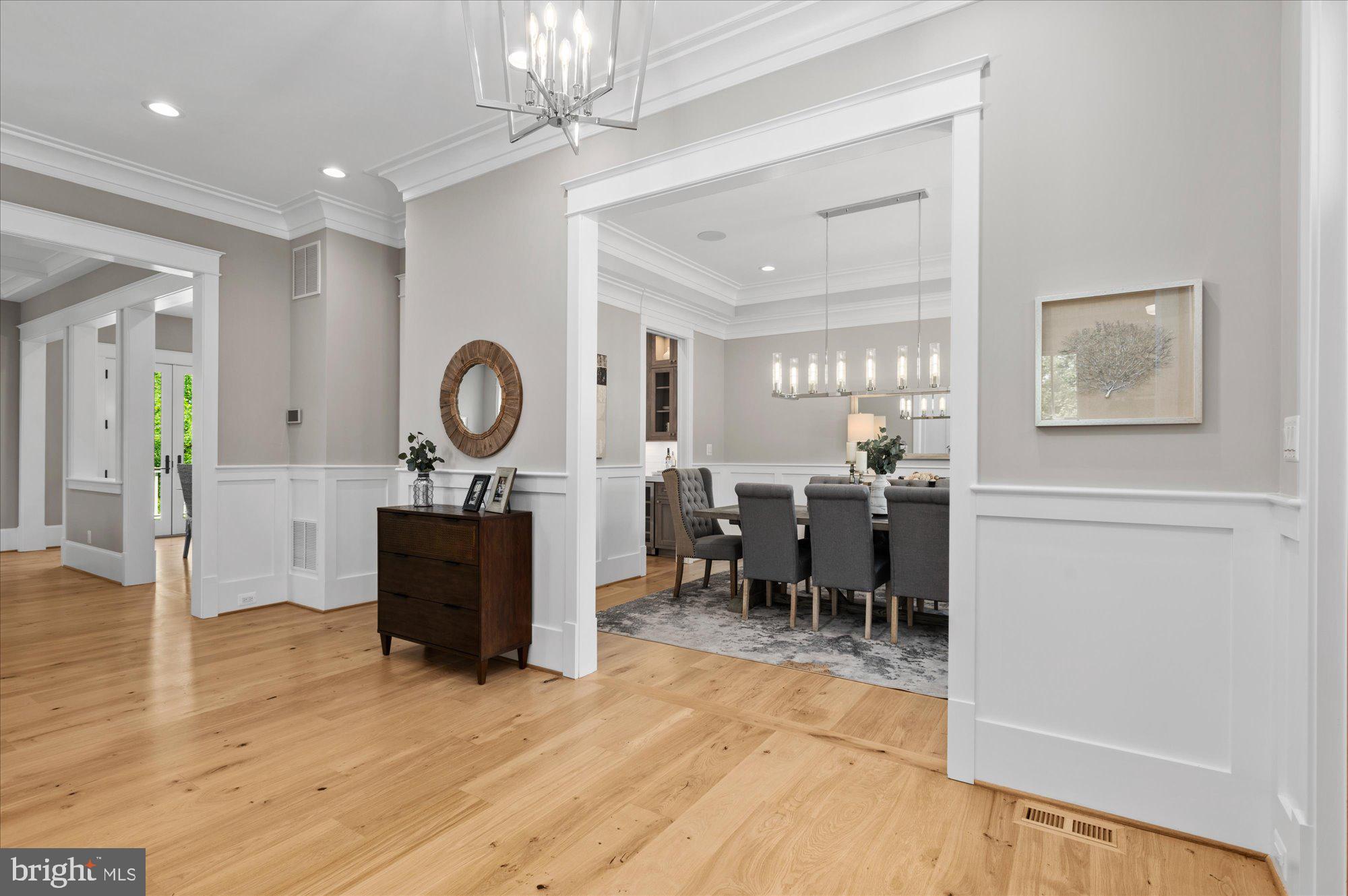 CRESCENT HILLS - Residential