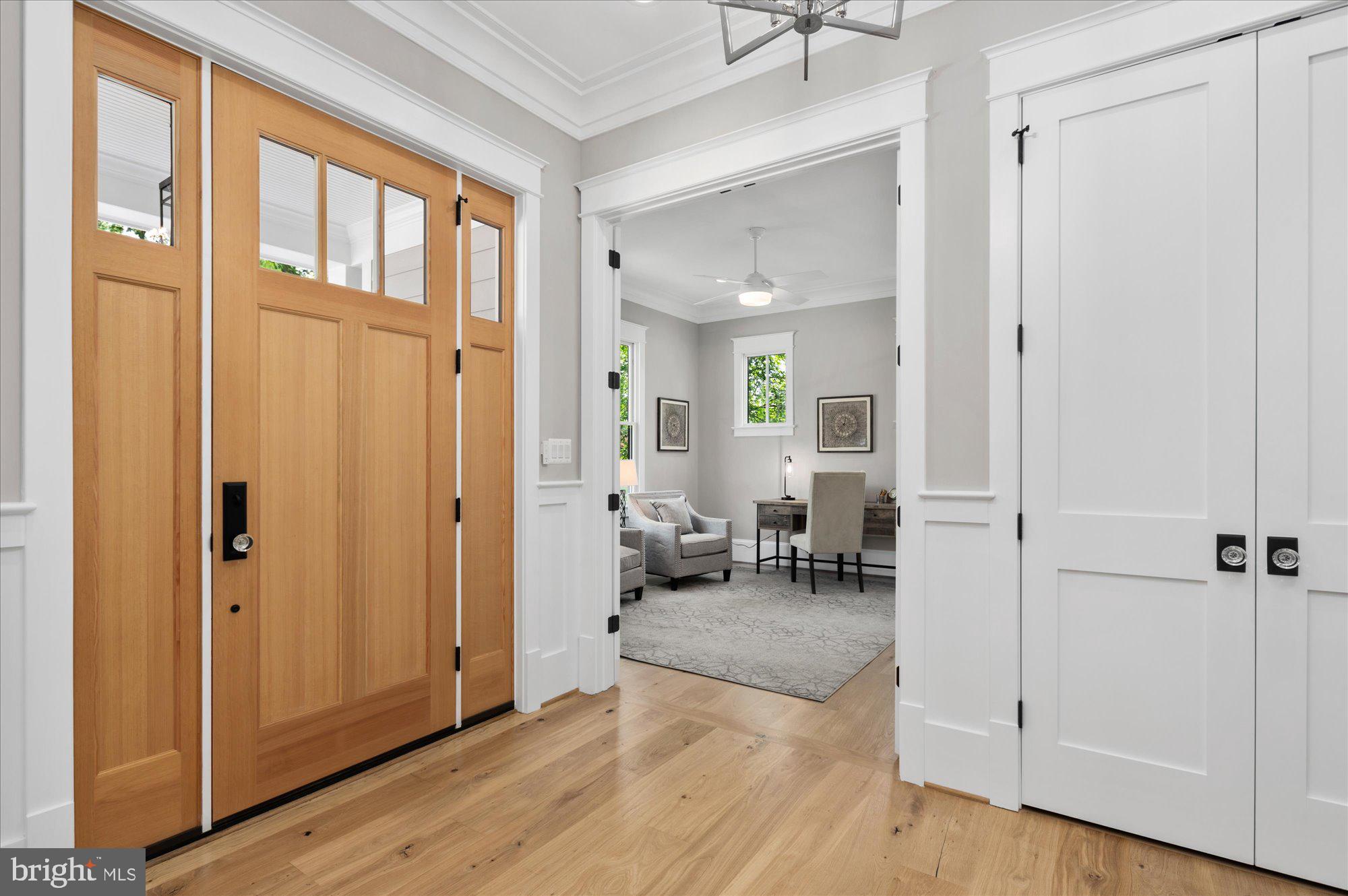 CRESCENT HILLS - Residential