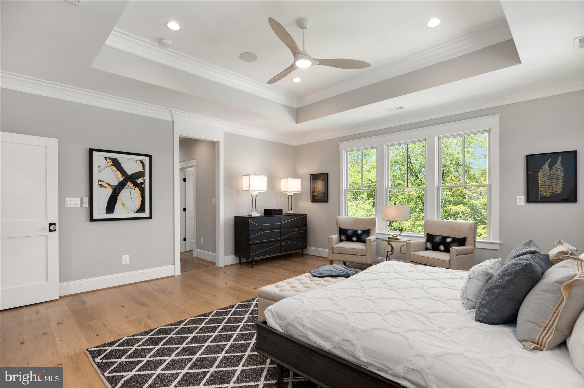 CRESCENT HILLS - Residential