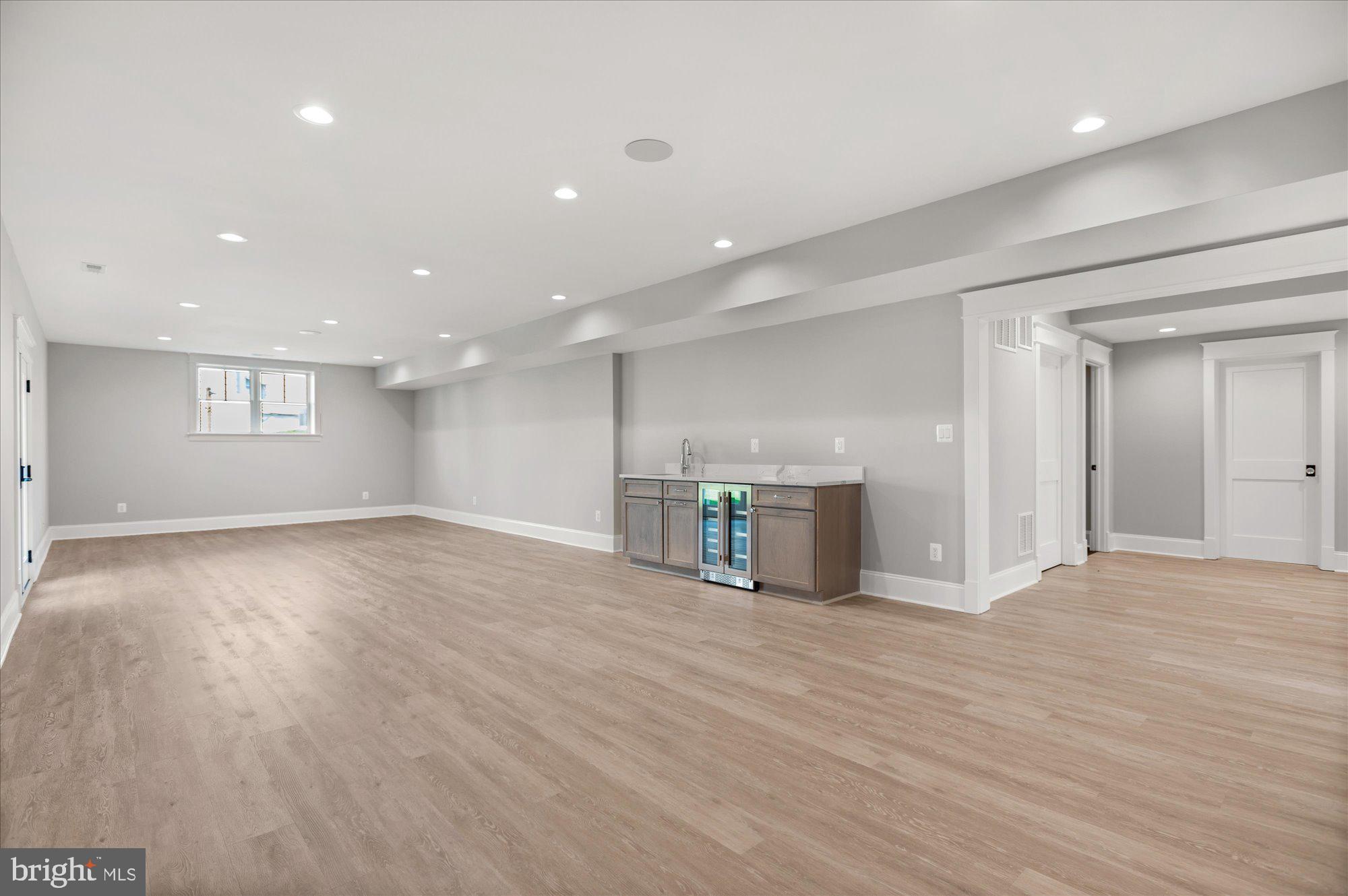 CRESCENT HILLS - Residential