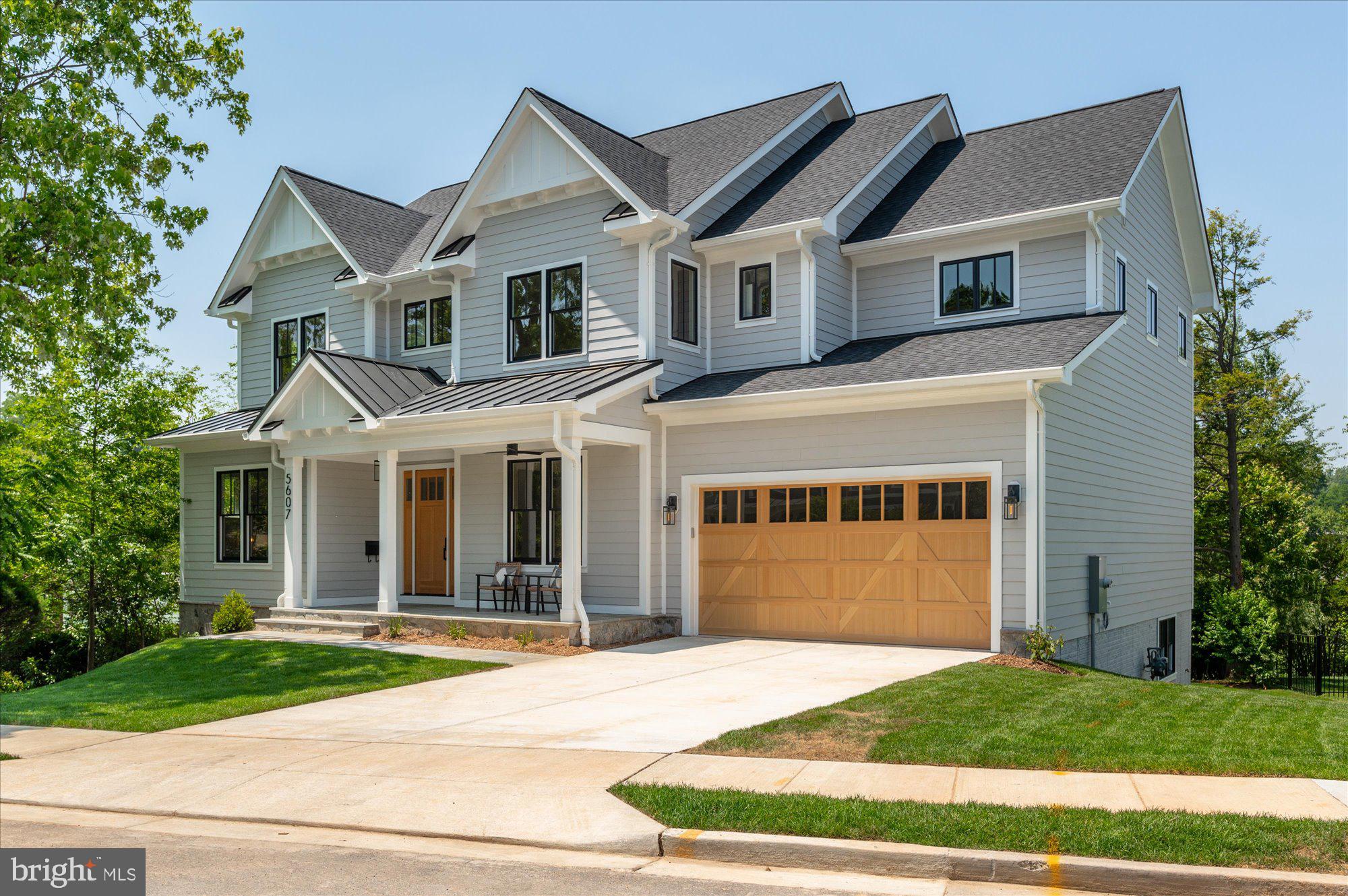 CRESCENT HILLS - Residential