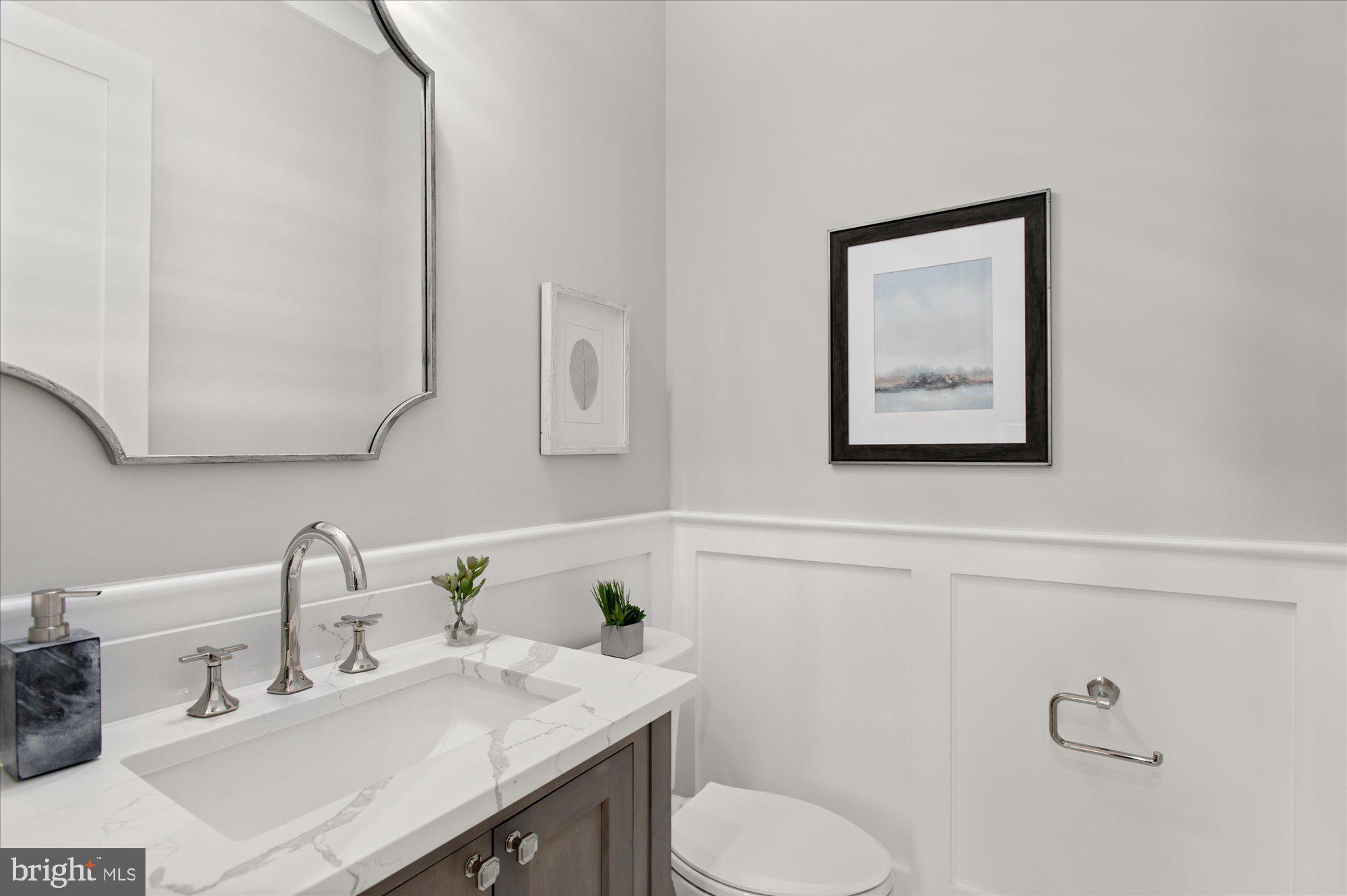 CRESCENT HILLS - Residential