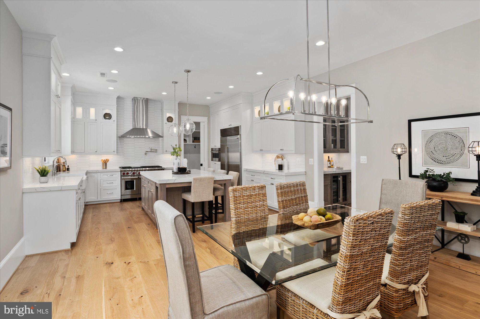 CRESCENT HILLS - Residential