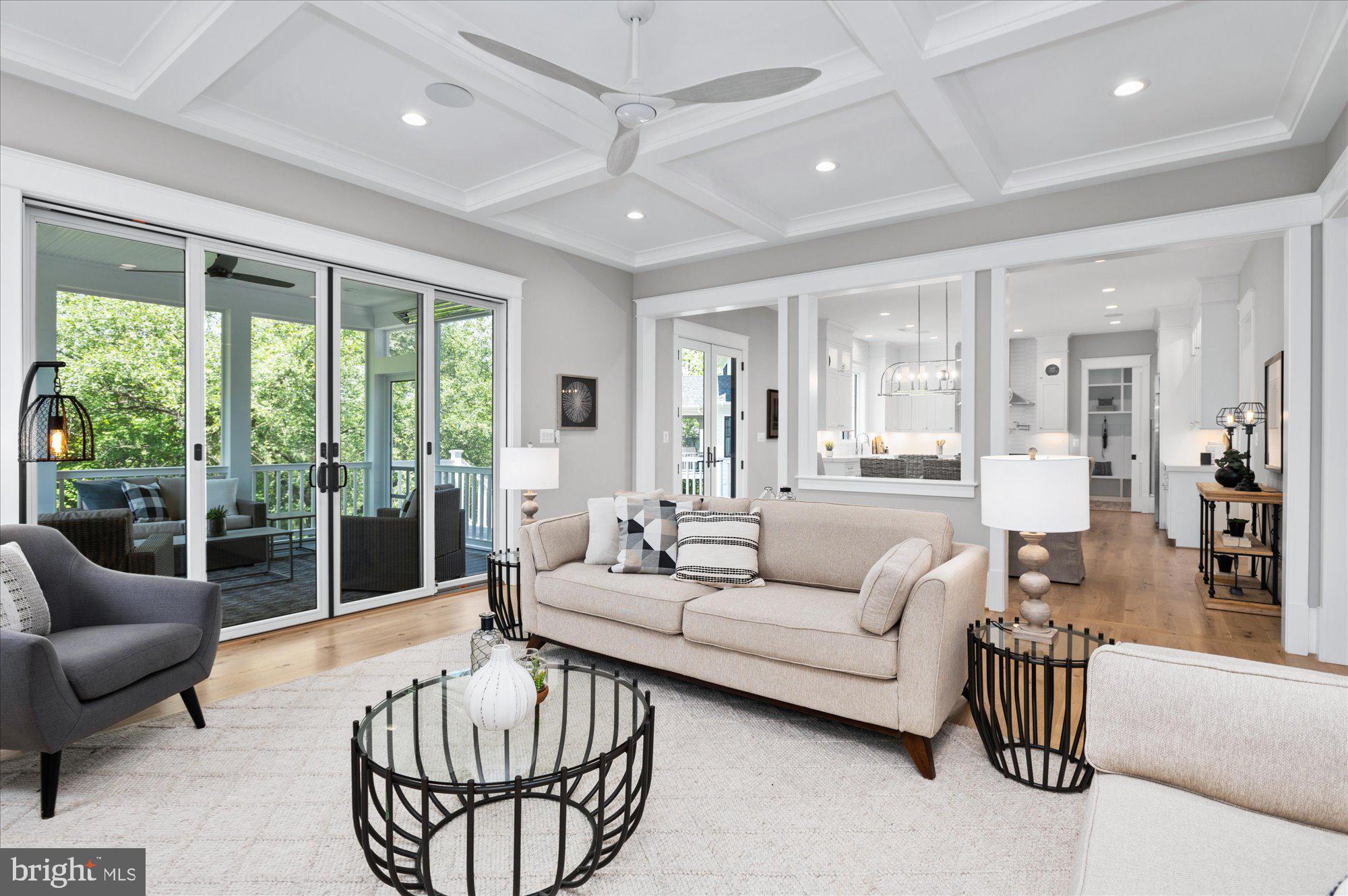 CRESCENT HILLS - Residential