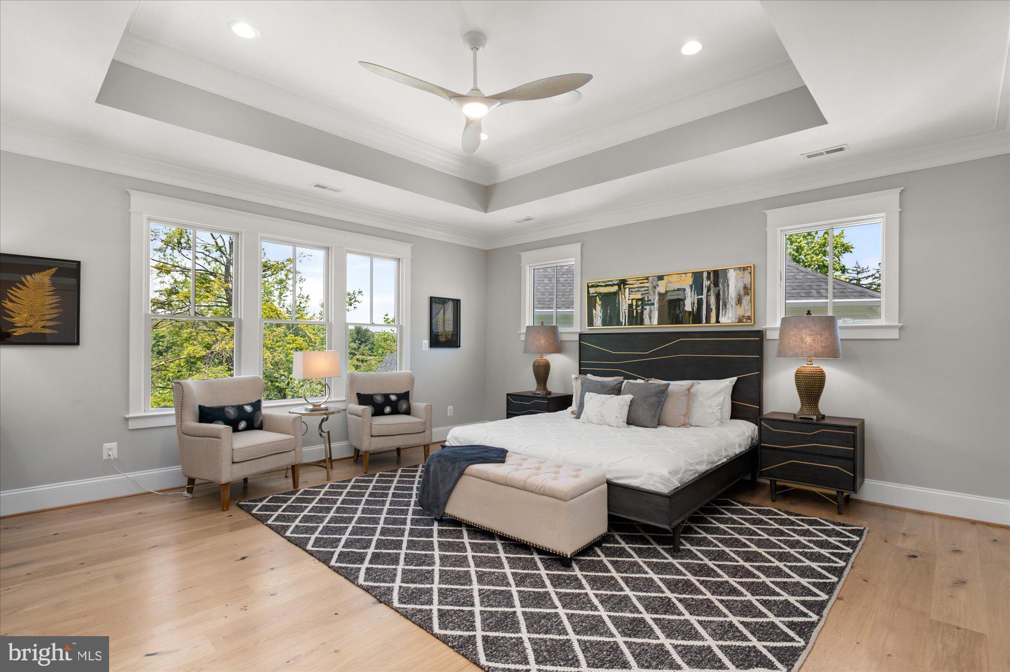 CRESCENT HILLS - Residential