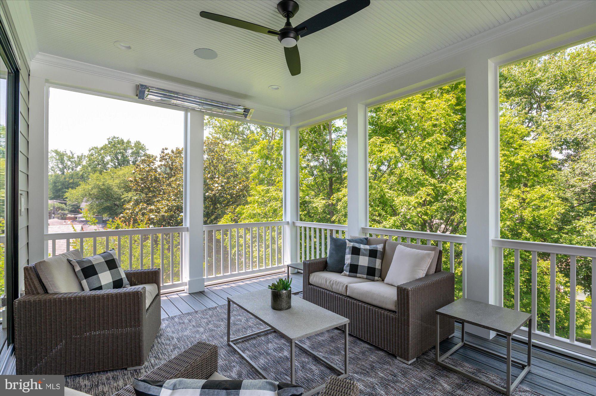 CRESCENT HILLS - Residential