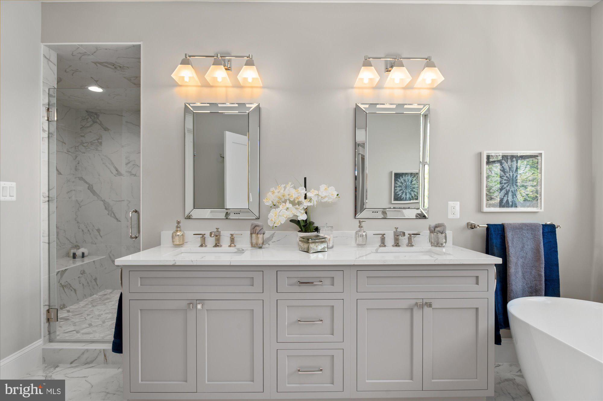 CRESCENT HILLS - Residential