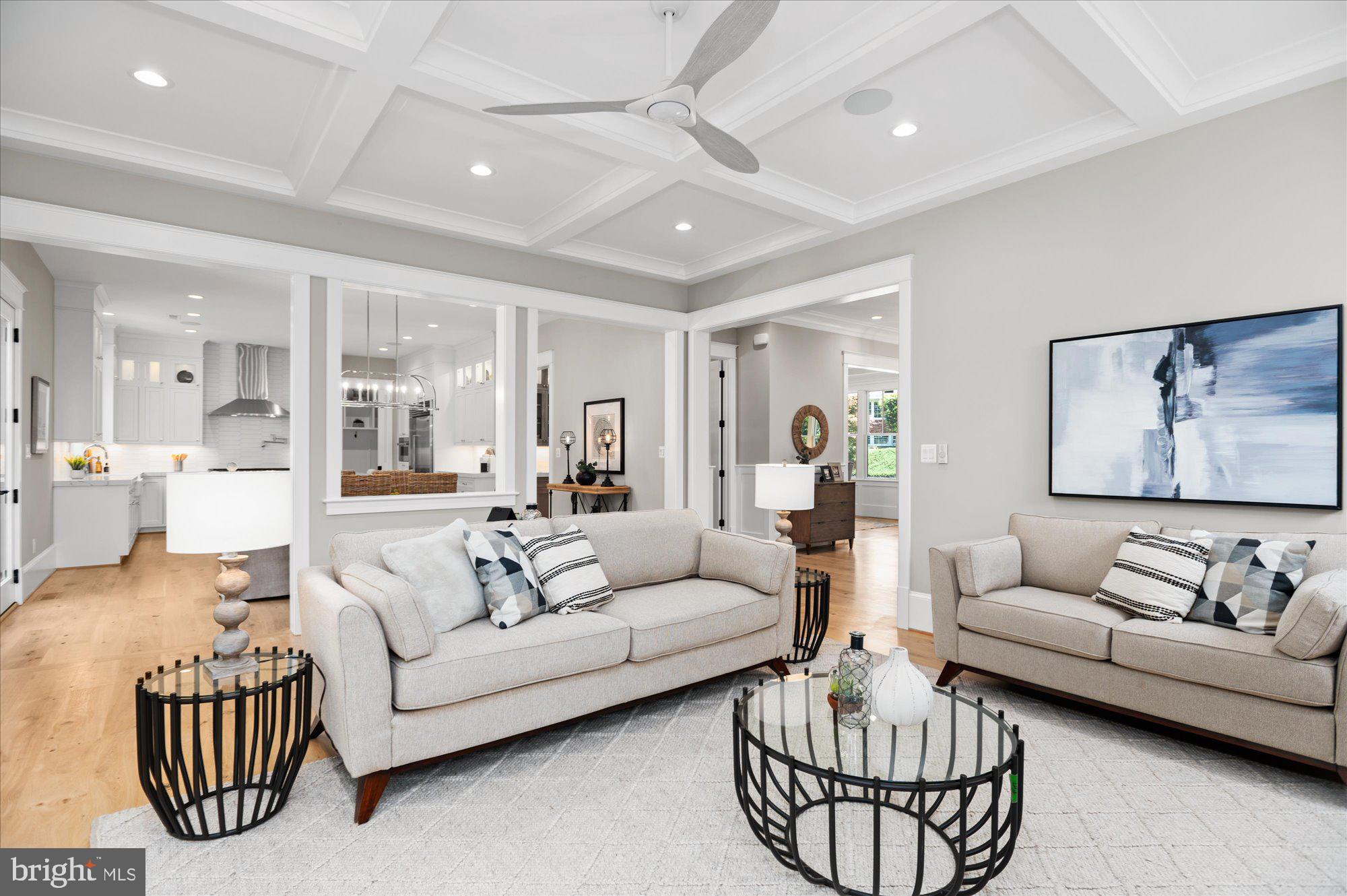 CRESCENT HILLS - Residential