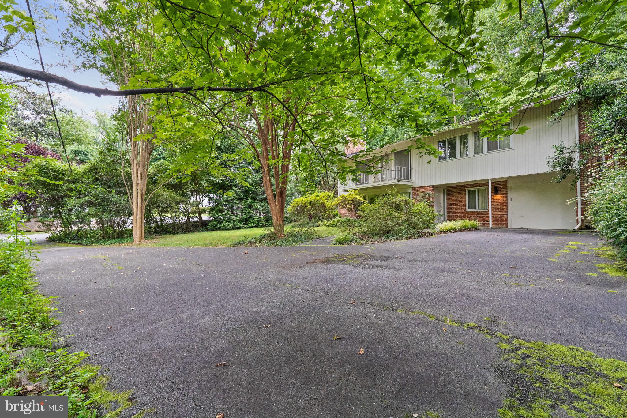 FLINT HILL - Residential