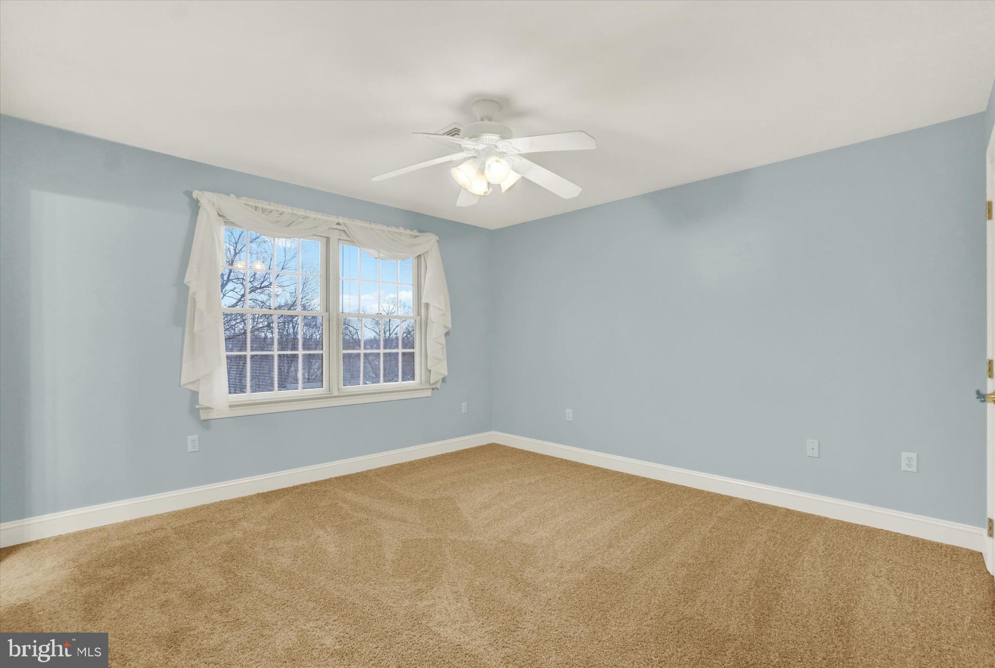MOUNTAINDALE - Residential