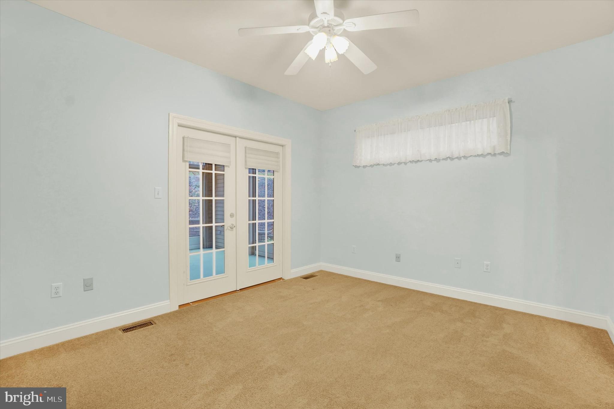 MOUNTAINDALE - Residential