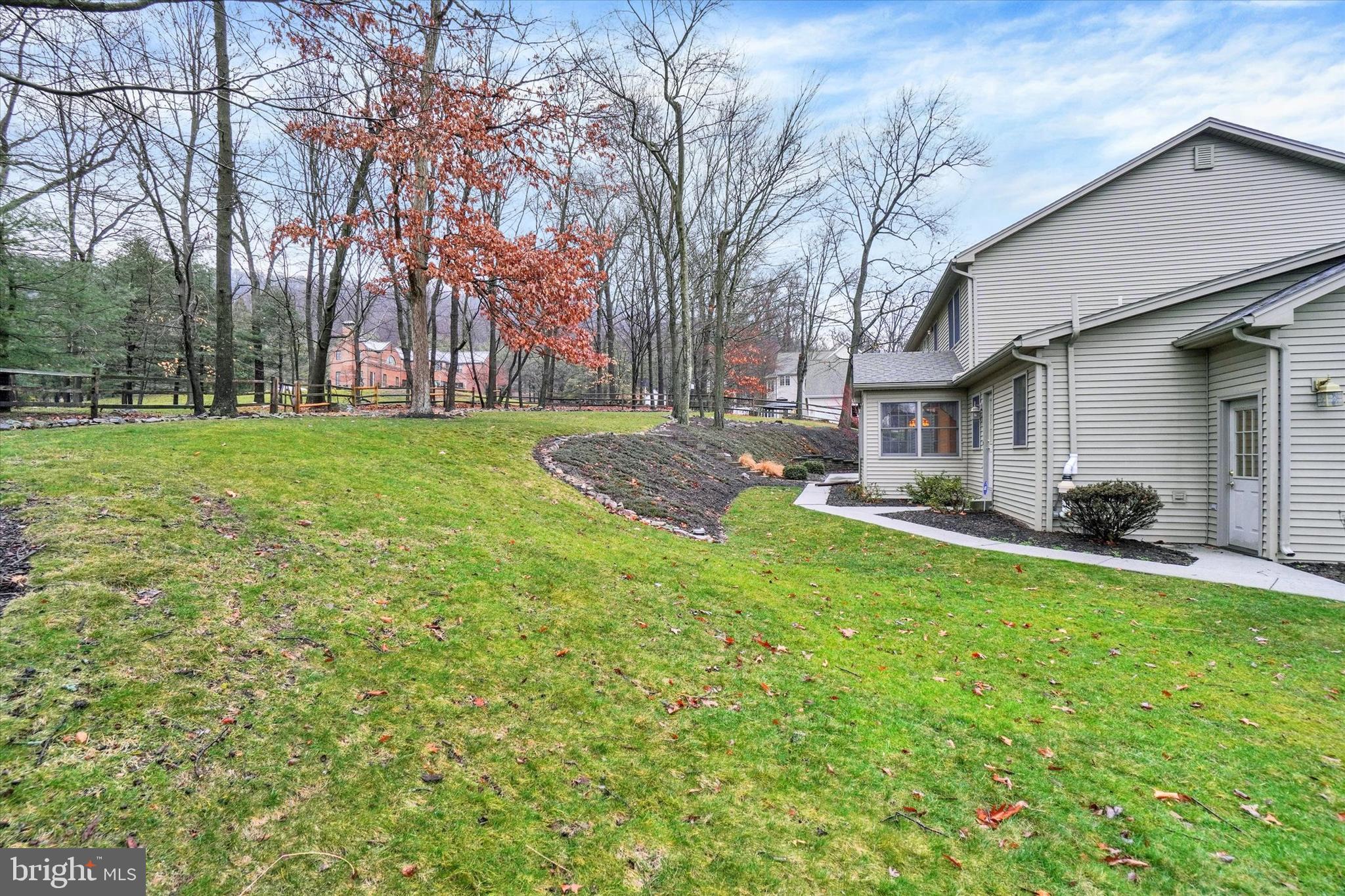 MOUNTAINDALE - Residential